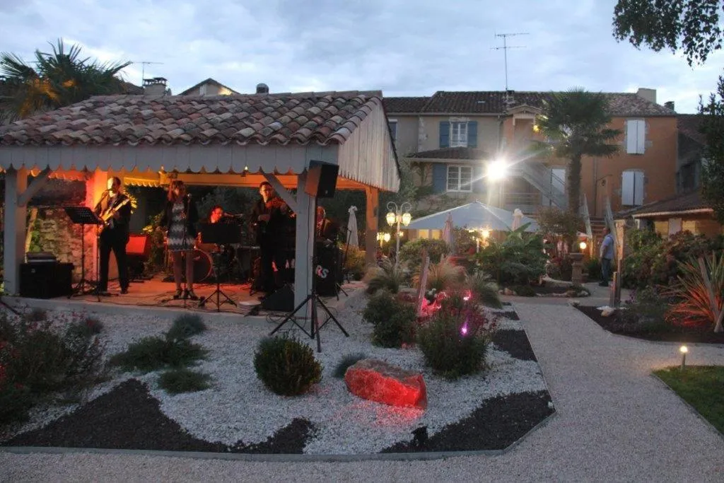 Garden in Le Continental