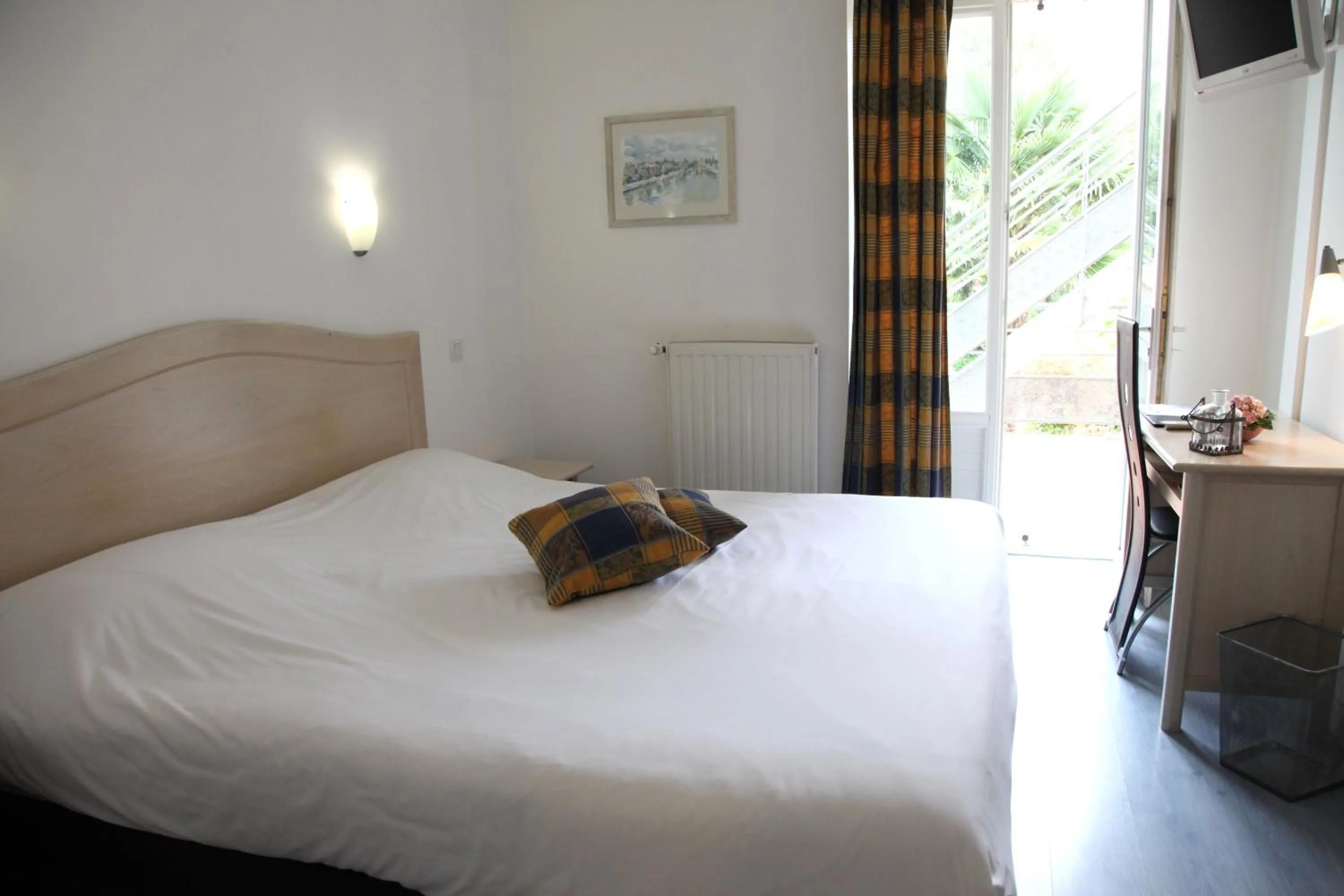 Bedroom, Bed in Le Continental