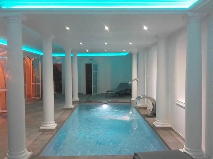 Hot Tub in Le Continental