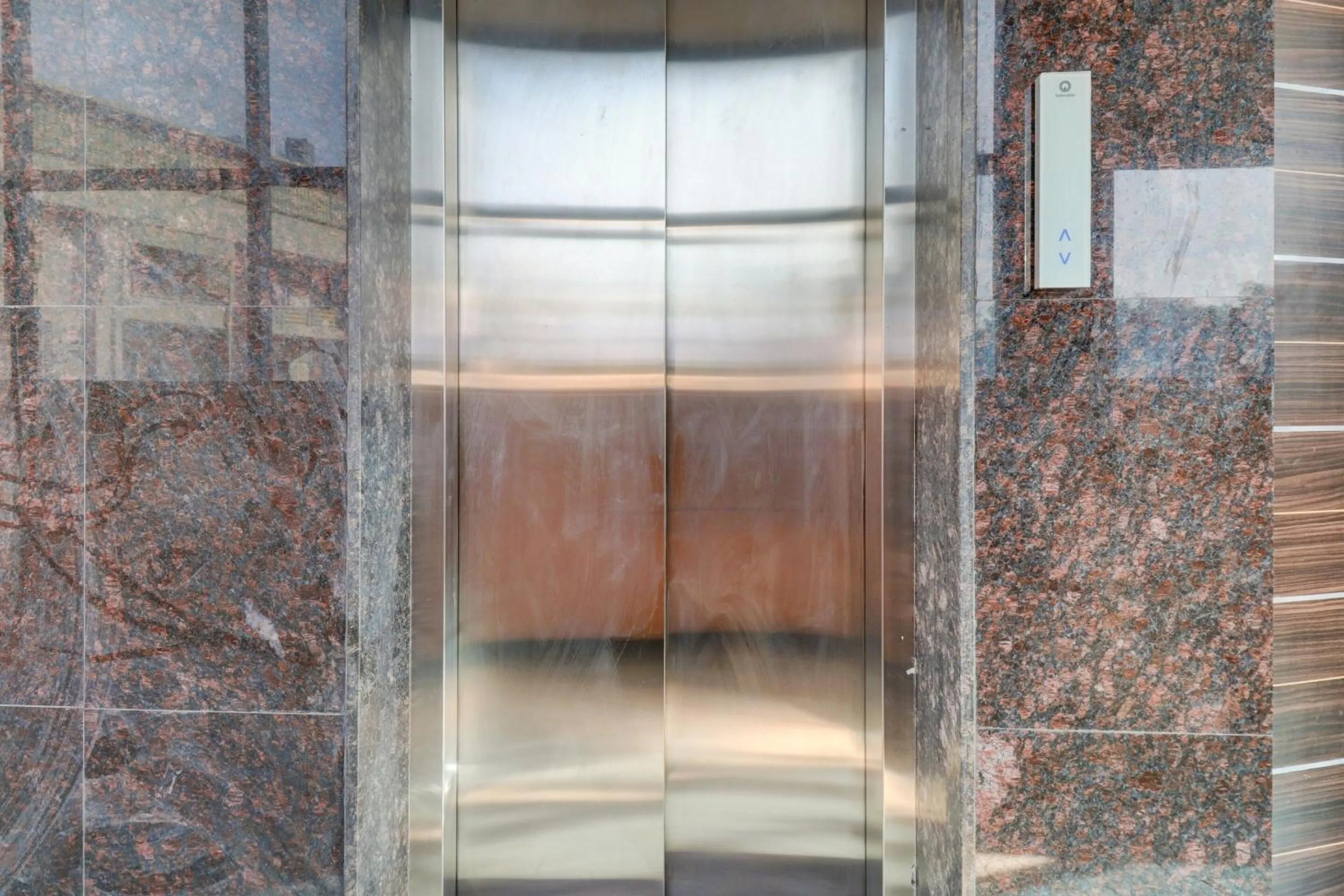 Facade/entrance in Hotel O Elite Lifestyle Red Rose Near 7d Voyage