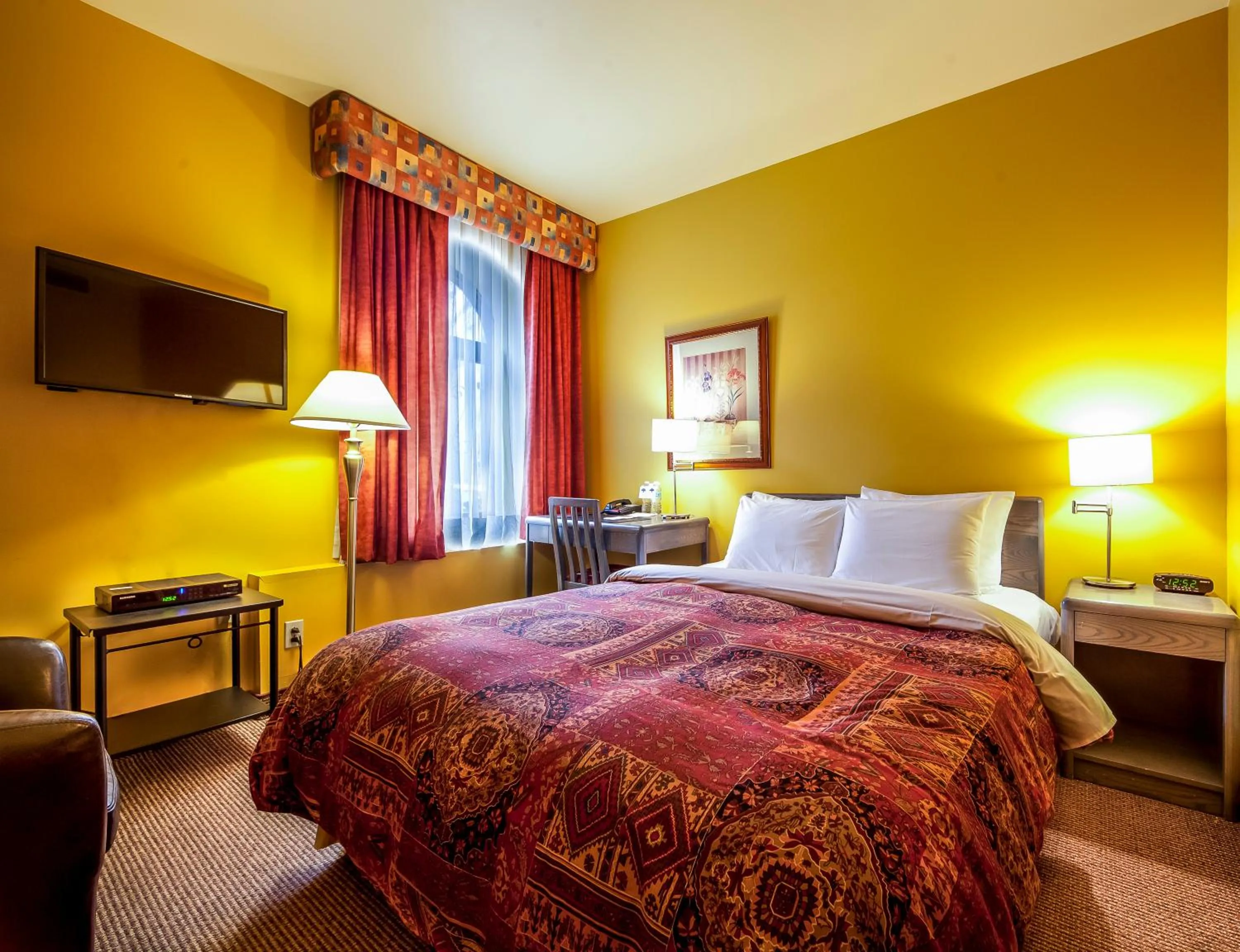 Bed in Auberge de La Fontaine