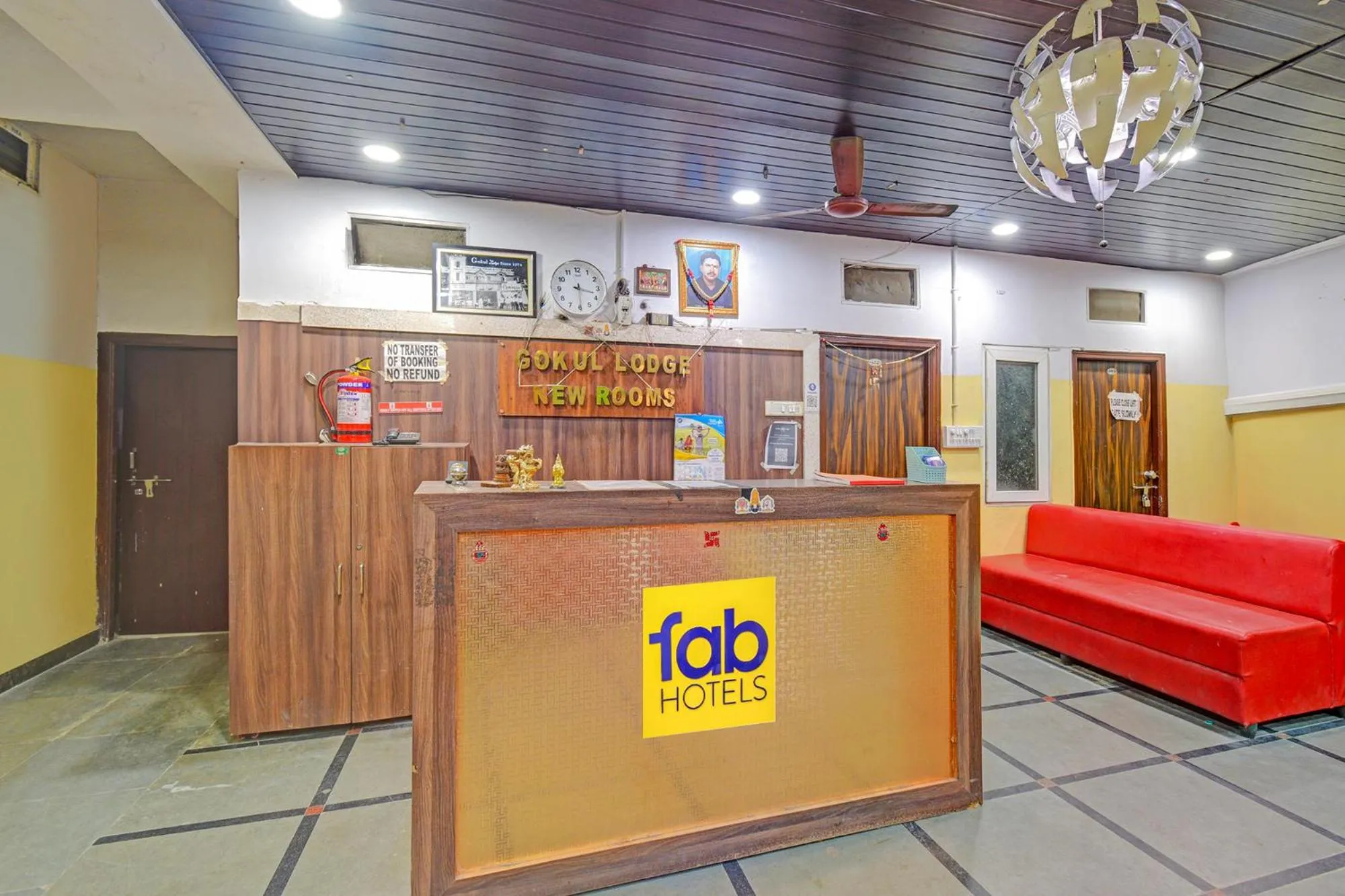 Lobby or reception in FabHotel Mohith Gokul