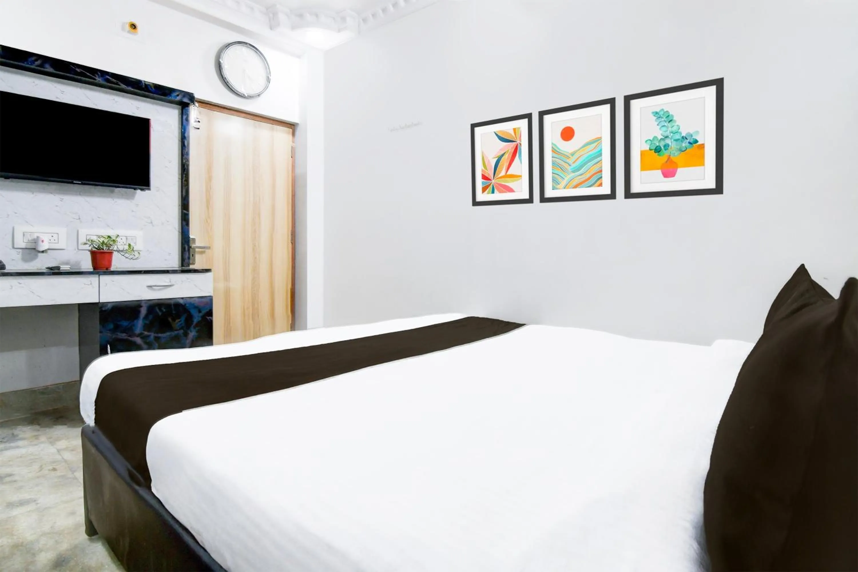 Bedroom in Super Hotel Continental Restuarant & Cafe