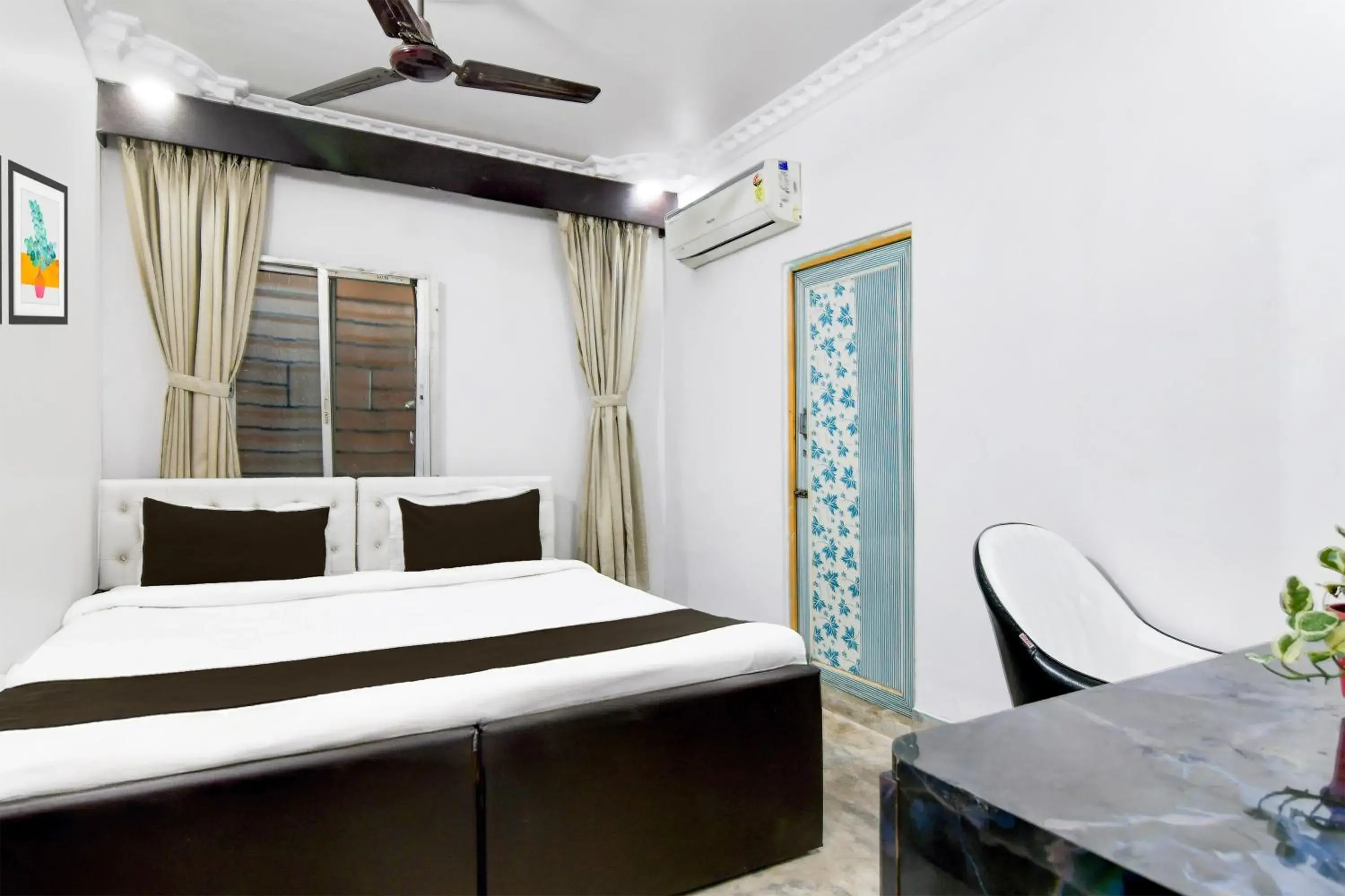 Hotel Continental Restuarant & Cafe Hotel Continental Restuarant & Cafe