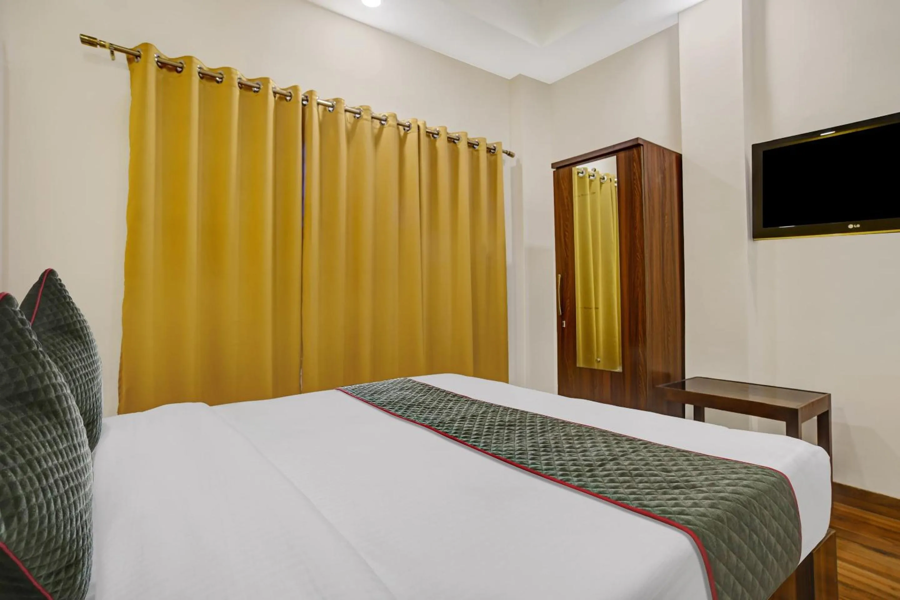 Bedroom, Bed in Super Townhouse Pine Tree