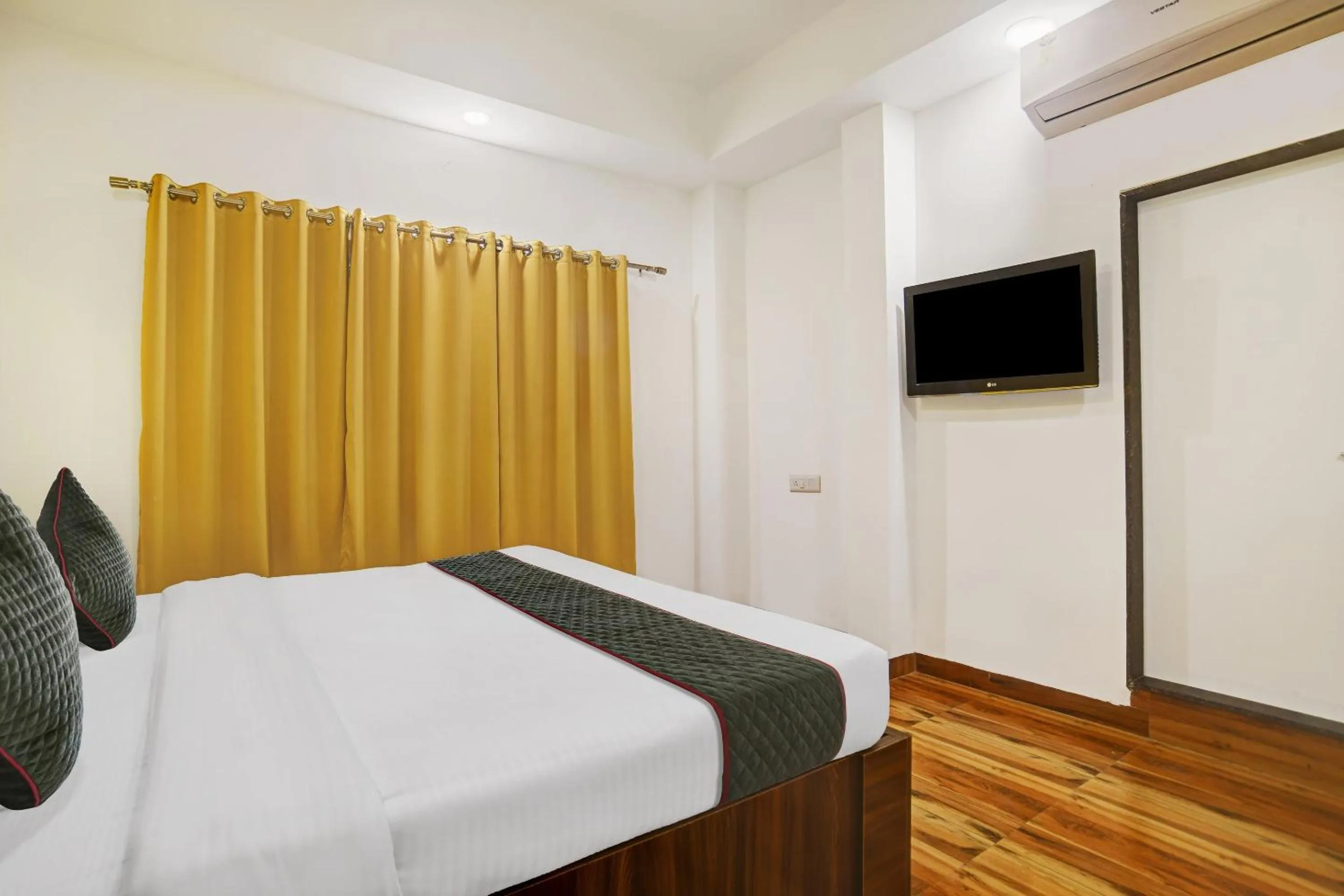 Bedroom, Bed in Super Townhouse Pine Tree