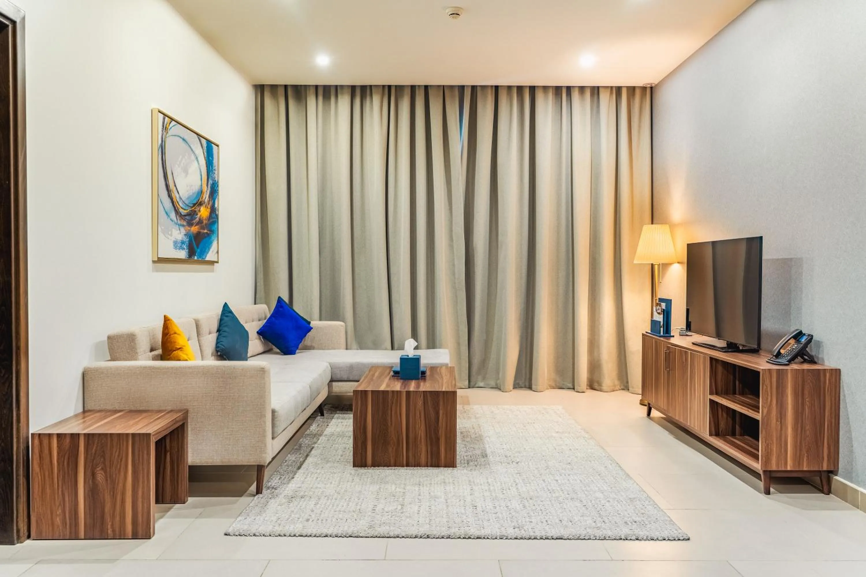 TV and multimedia in Luxe Grand Hotel Apartments