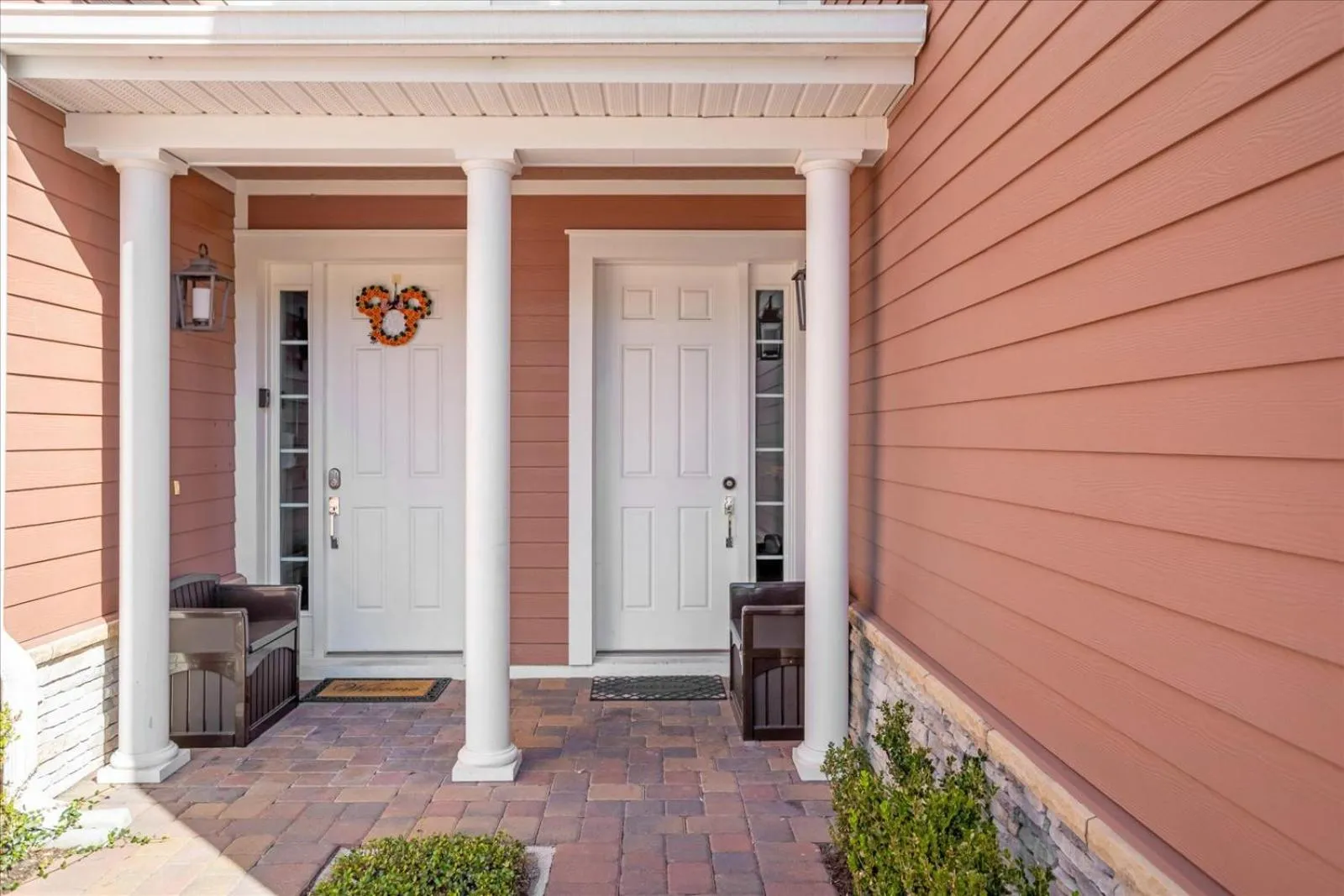 Facade/entrance in Magical Vacation Home 3 min from Disney