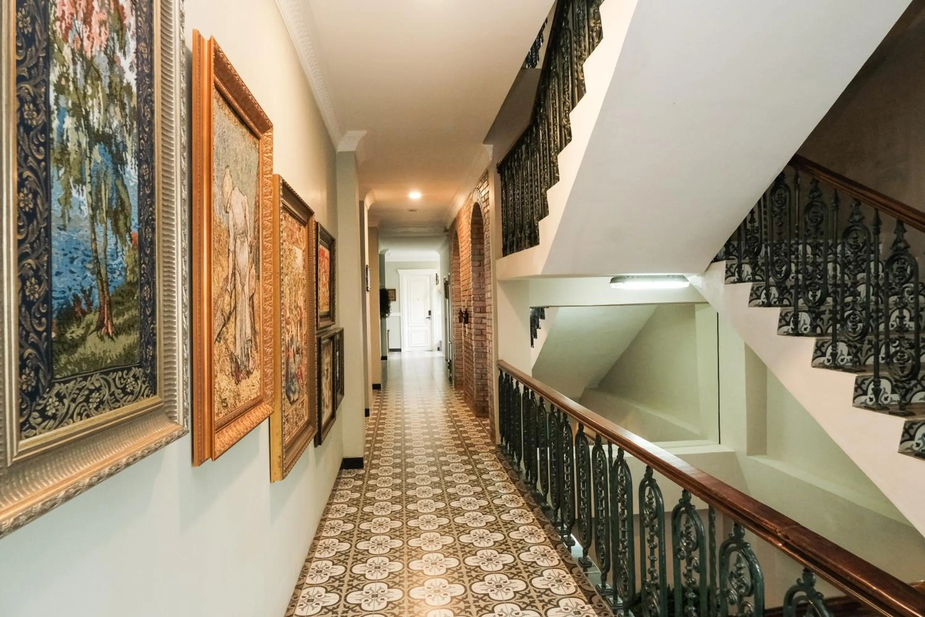 elevator in Nonies Huis Cibubur