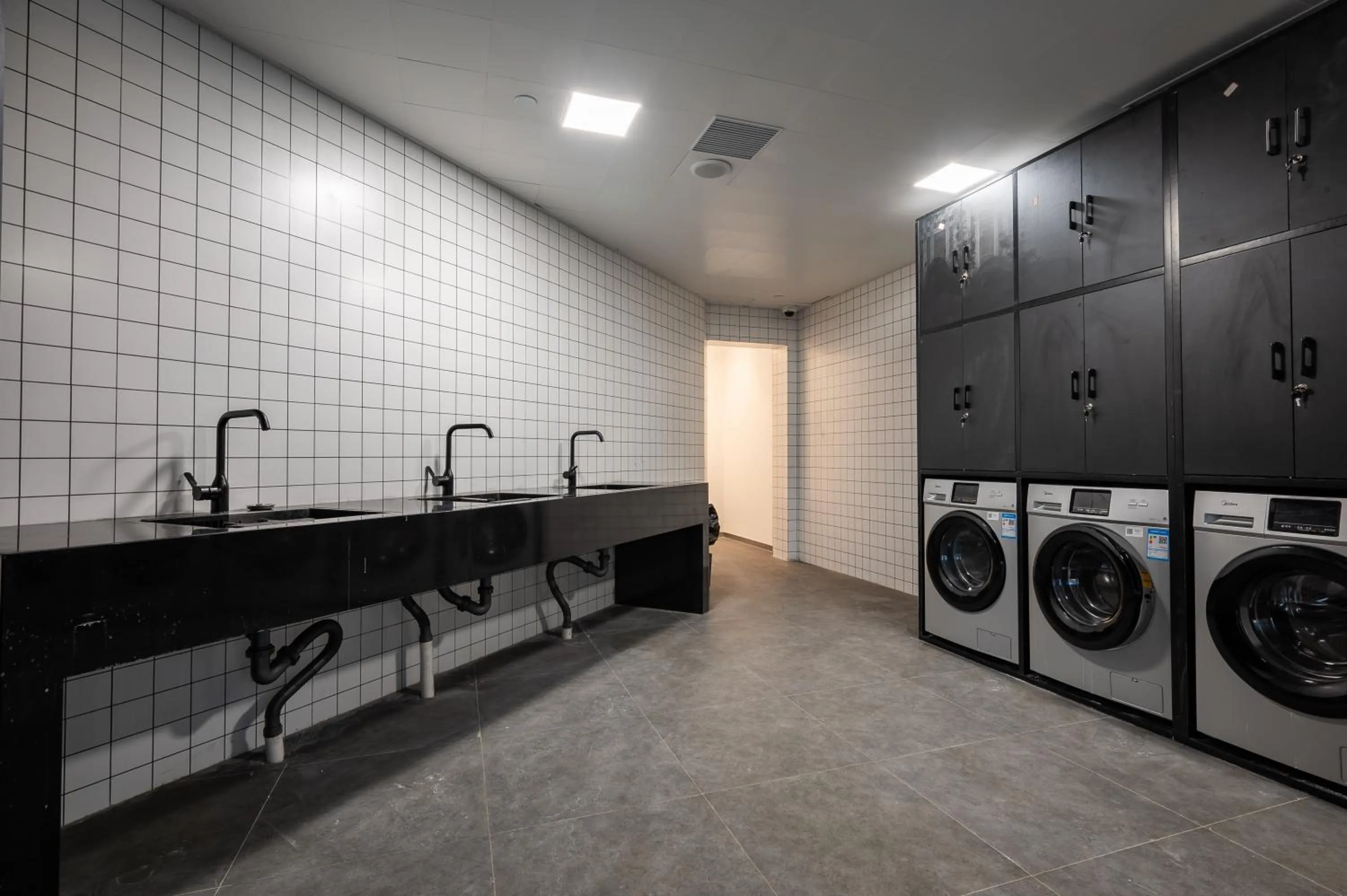 washing machine in Dayin International Youth Hostel - East Nanjing Road & People's Square & The Bund Branch