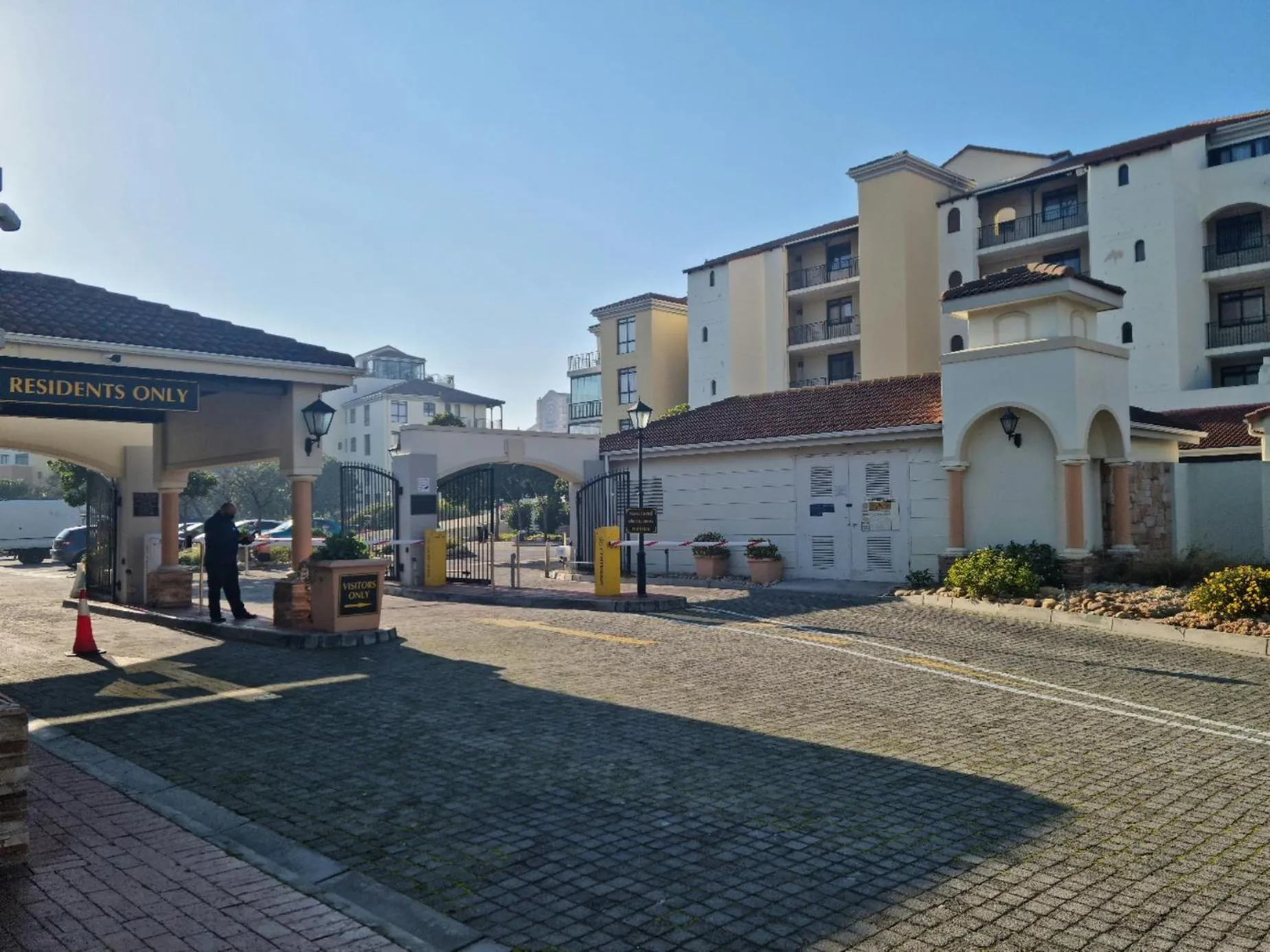 Property building in Island Club by Smart City Stays