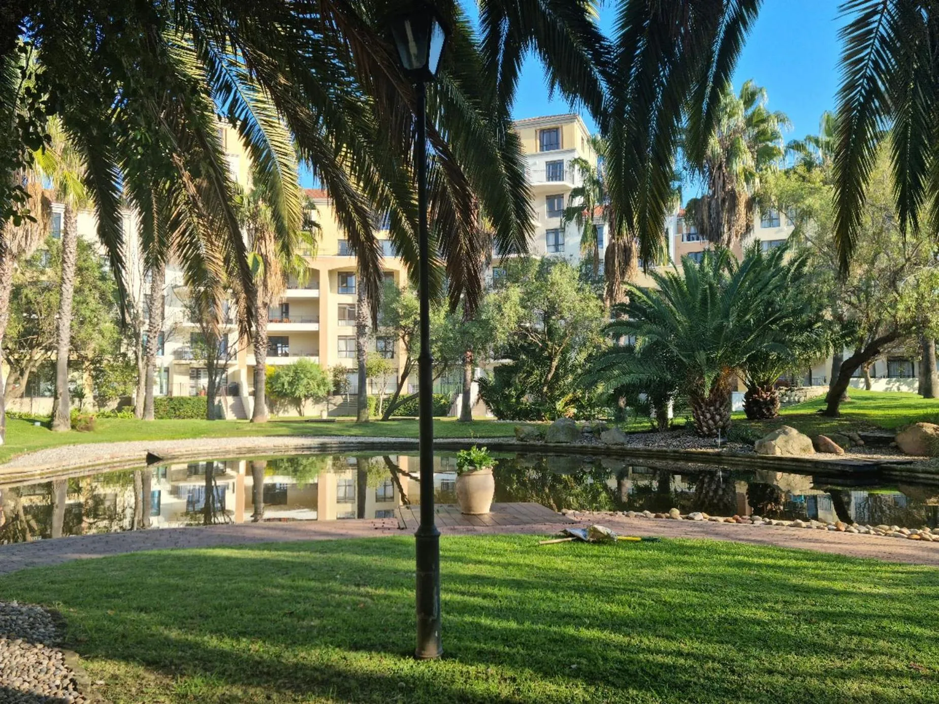 Garden in Island Club by Smart City Stays