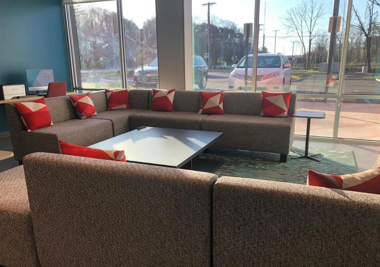 Business facilities in avid hotels - Salem by IHG