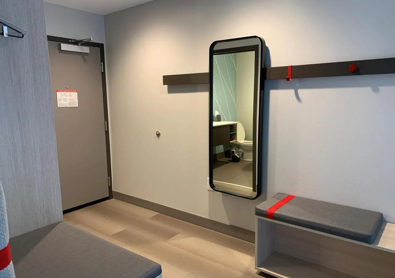 Bedroom in avid hotels - Salem by IHG