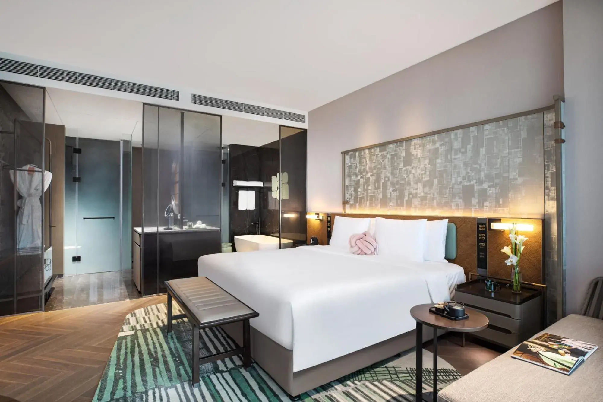 Standard Room in Hotel Indigo Suzhou Yangcheng Lake by IHG Standard Room in Hotel Indigo Suzhou Yangcheng Lake by IHG