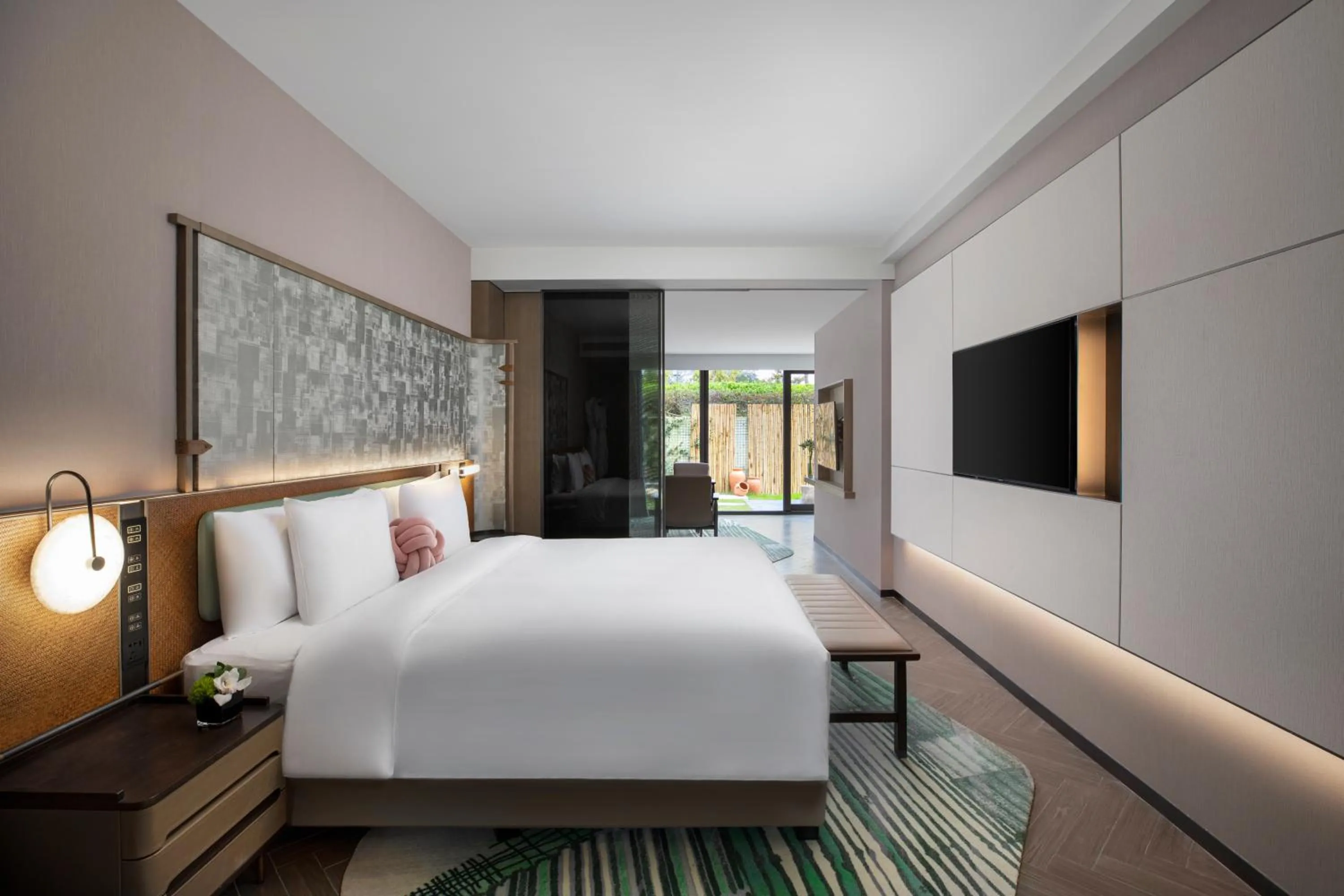 Photo of the whole room, Bed in Hotel Indigo Suzhou Yangcheng Lake by IHG