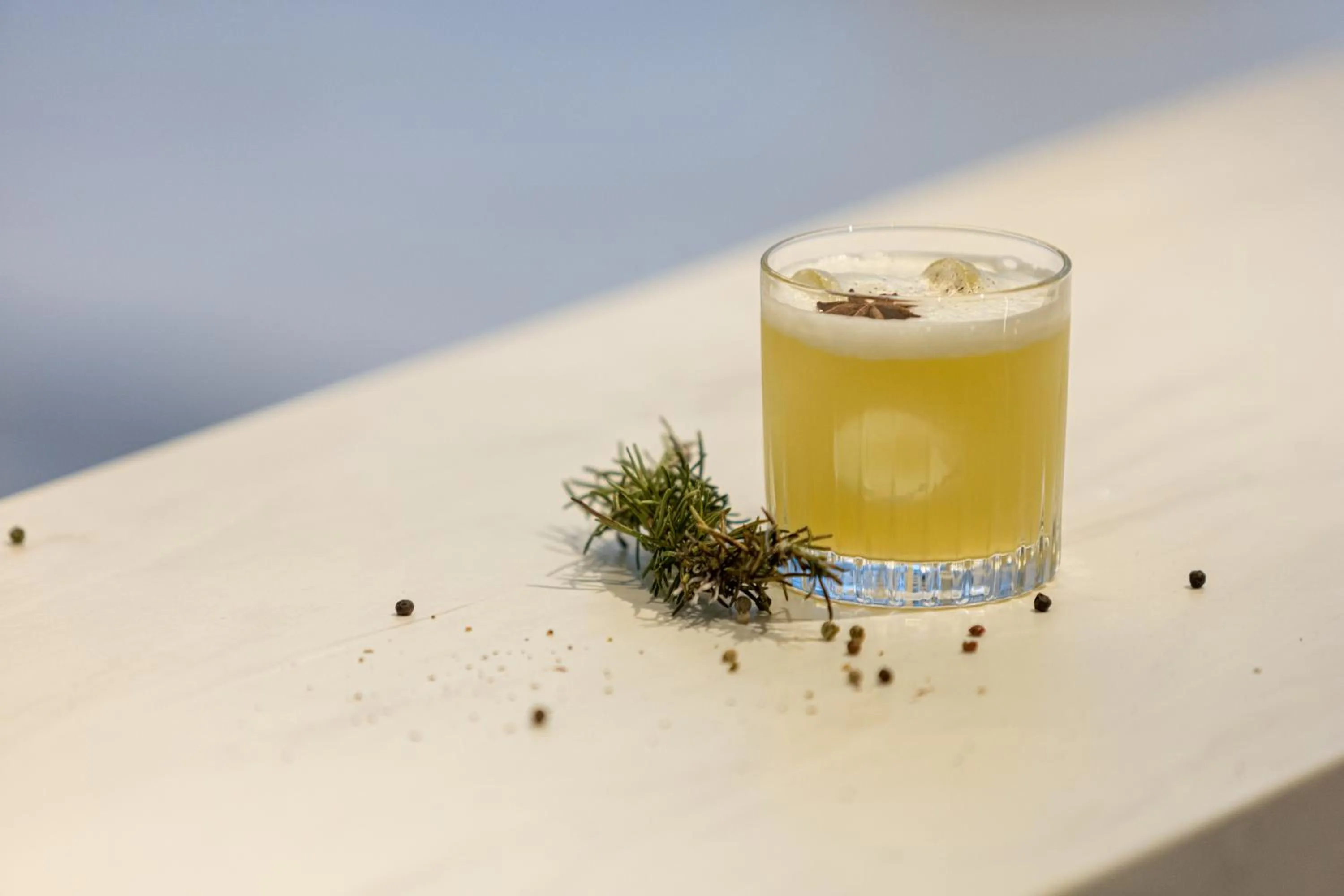 Lounge or bar in Hotel Indigo Cagnes-sur-Mer by IHG