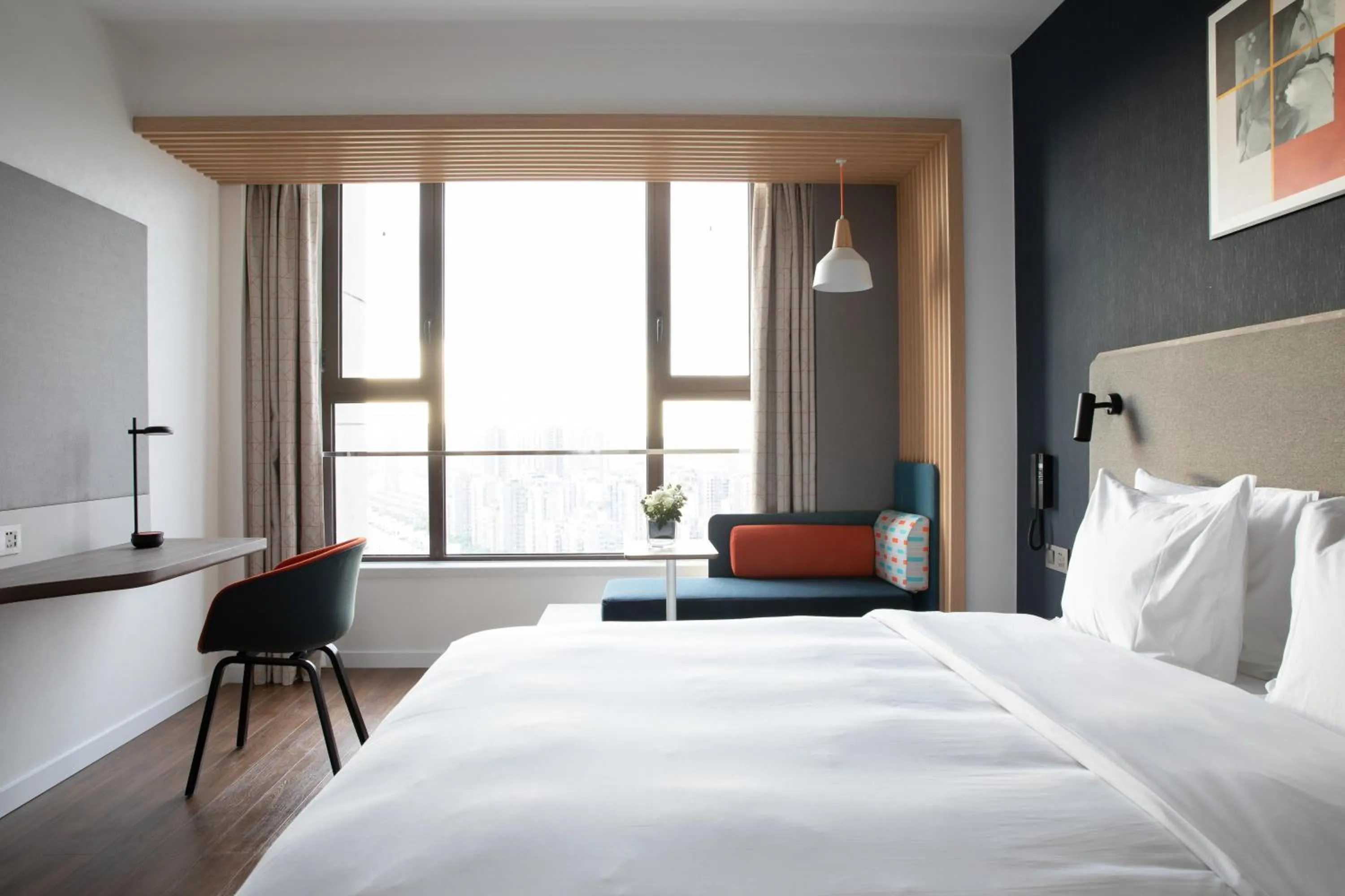 Photo of the whole room, Bed in Holiday Inn Express Xi'an High Tech South by IHG