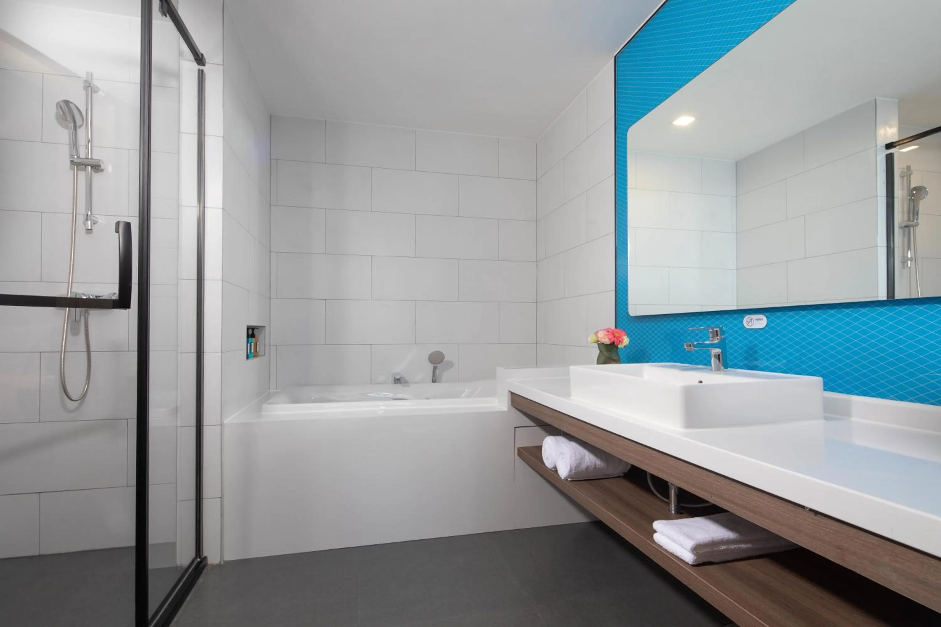 Bathroom in Holiday Inn Express Xi'an High Tech South by IHG