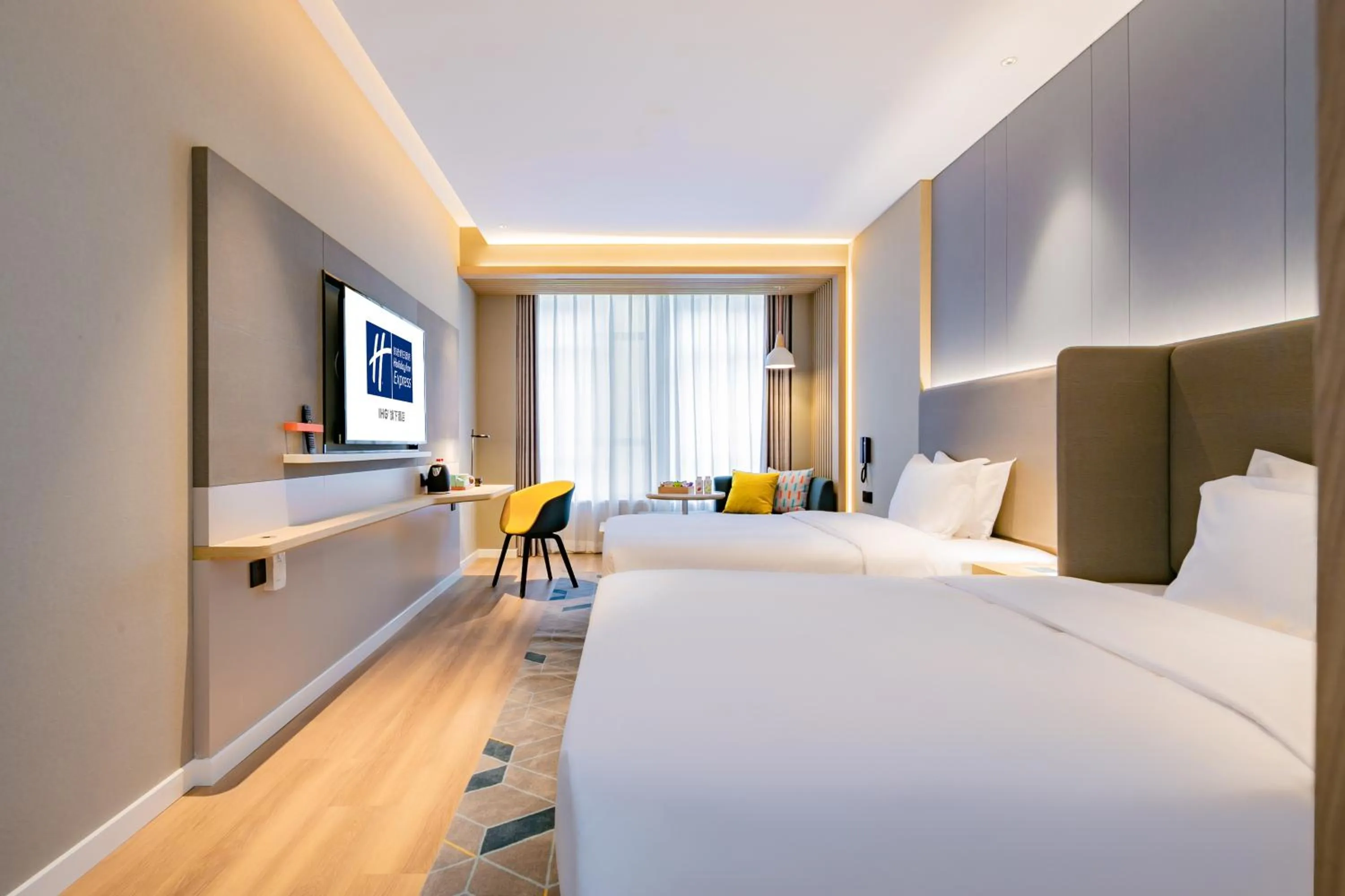 Photo of the whole room, Bed in Holiday Inn Express Xi'an High Tech Zone North by IHG