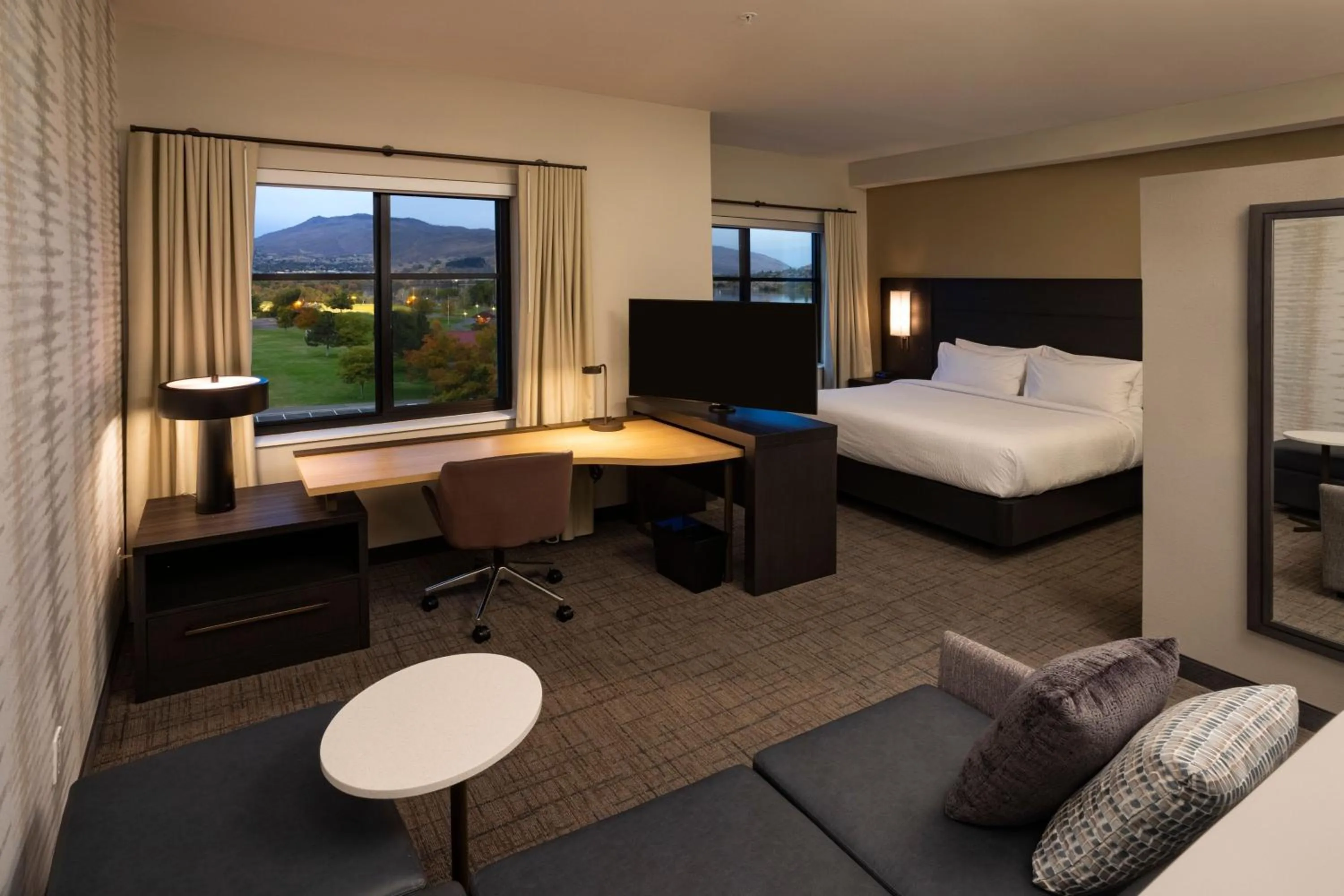 Photo of the whole room, Bed in Residence Inn by Marriott Wenatchee