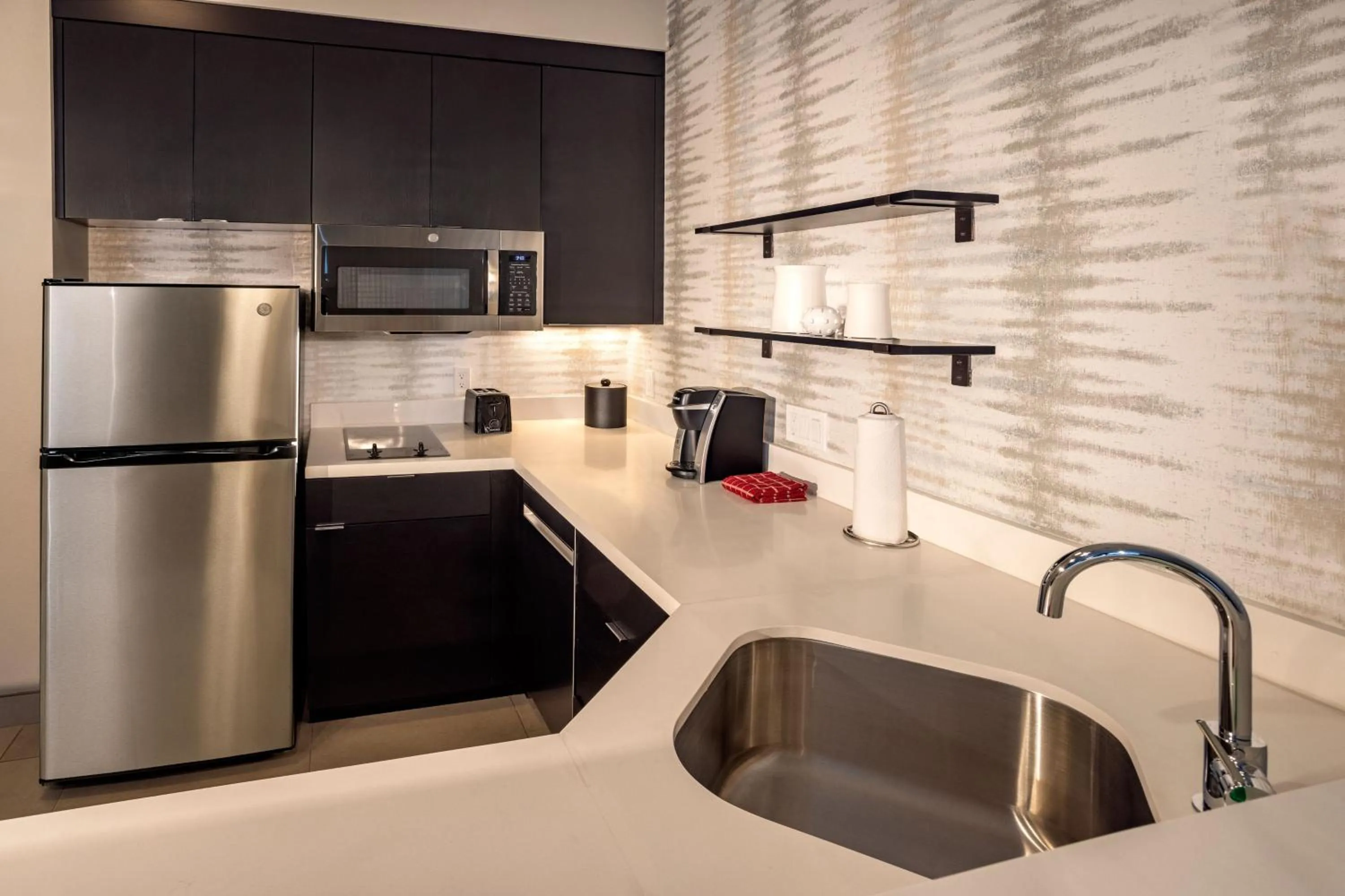 Kitchen or kitchenette in Residence Inn by Marriott Wenatchee