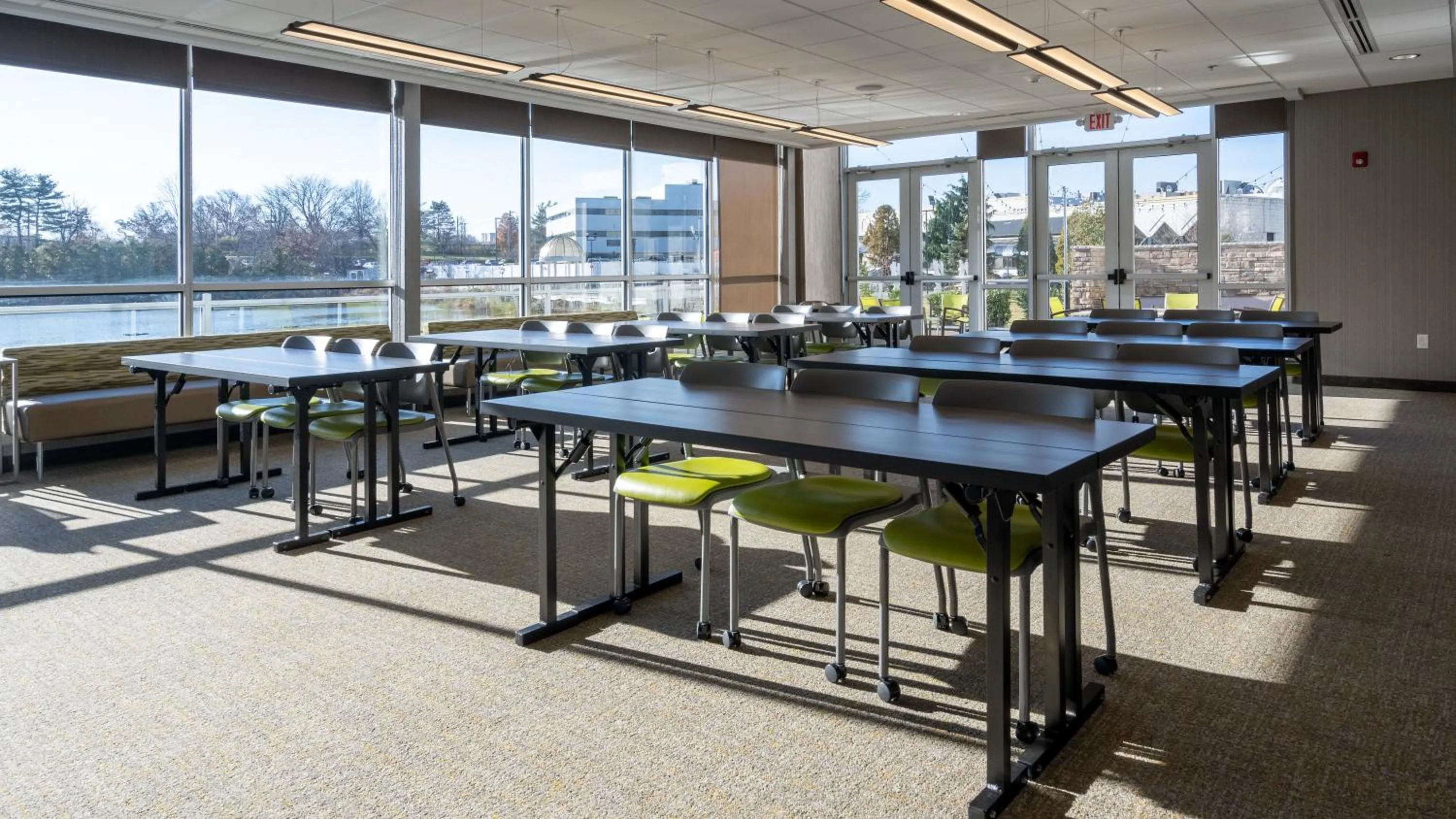 Meeting/conference room in SpringHill Suites by Marriott Woodbridge