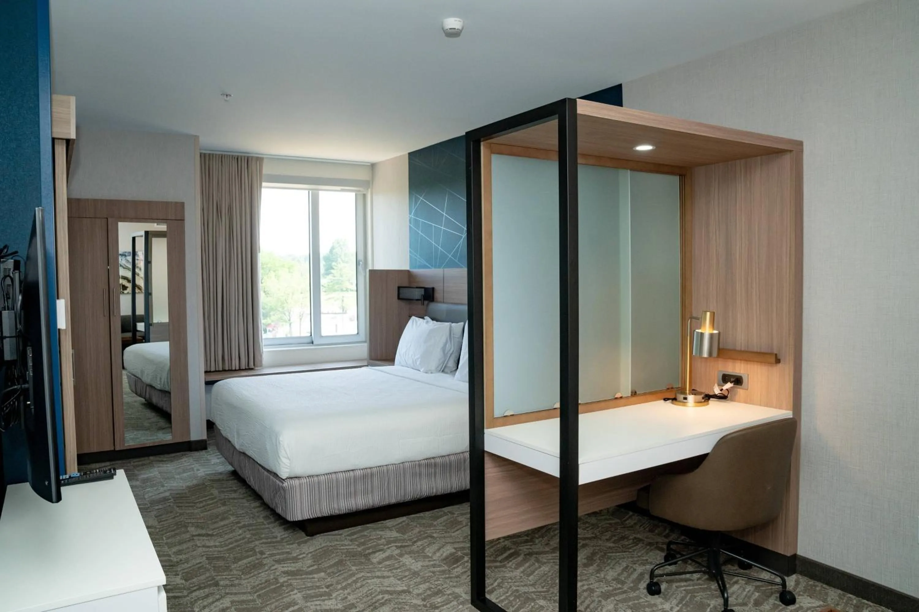 Bedroom, Bed in SpringHill Suites by Marriott Woodbridge