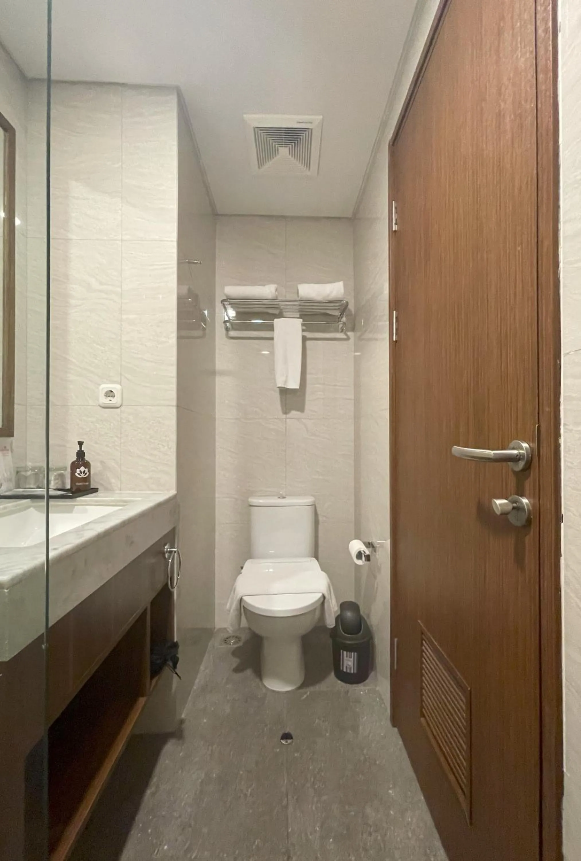 Toilet in Kawana Golf Residence