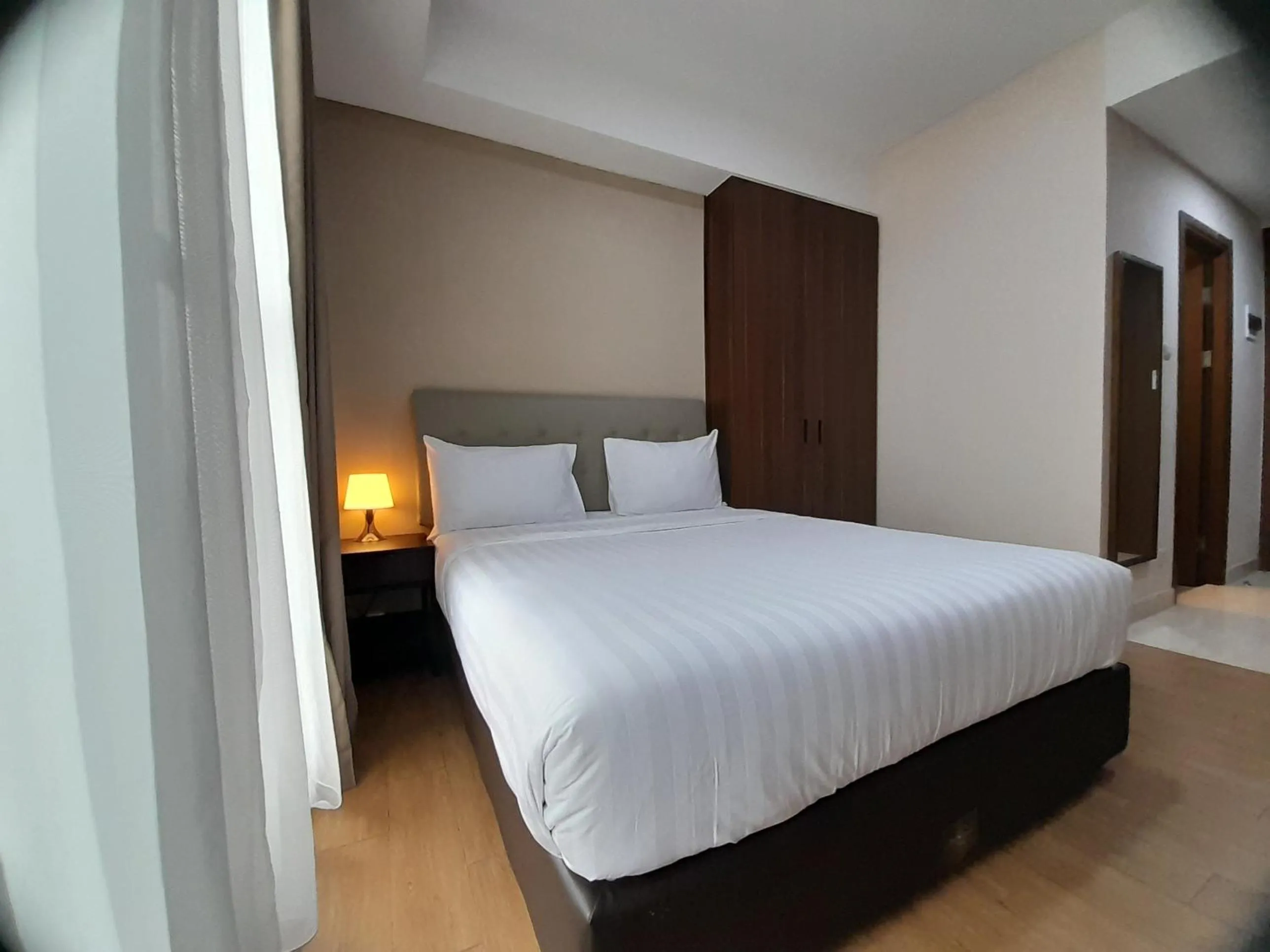 Bedroom, Bed in Kawana Golf Residence