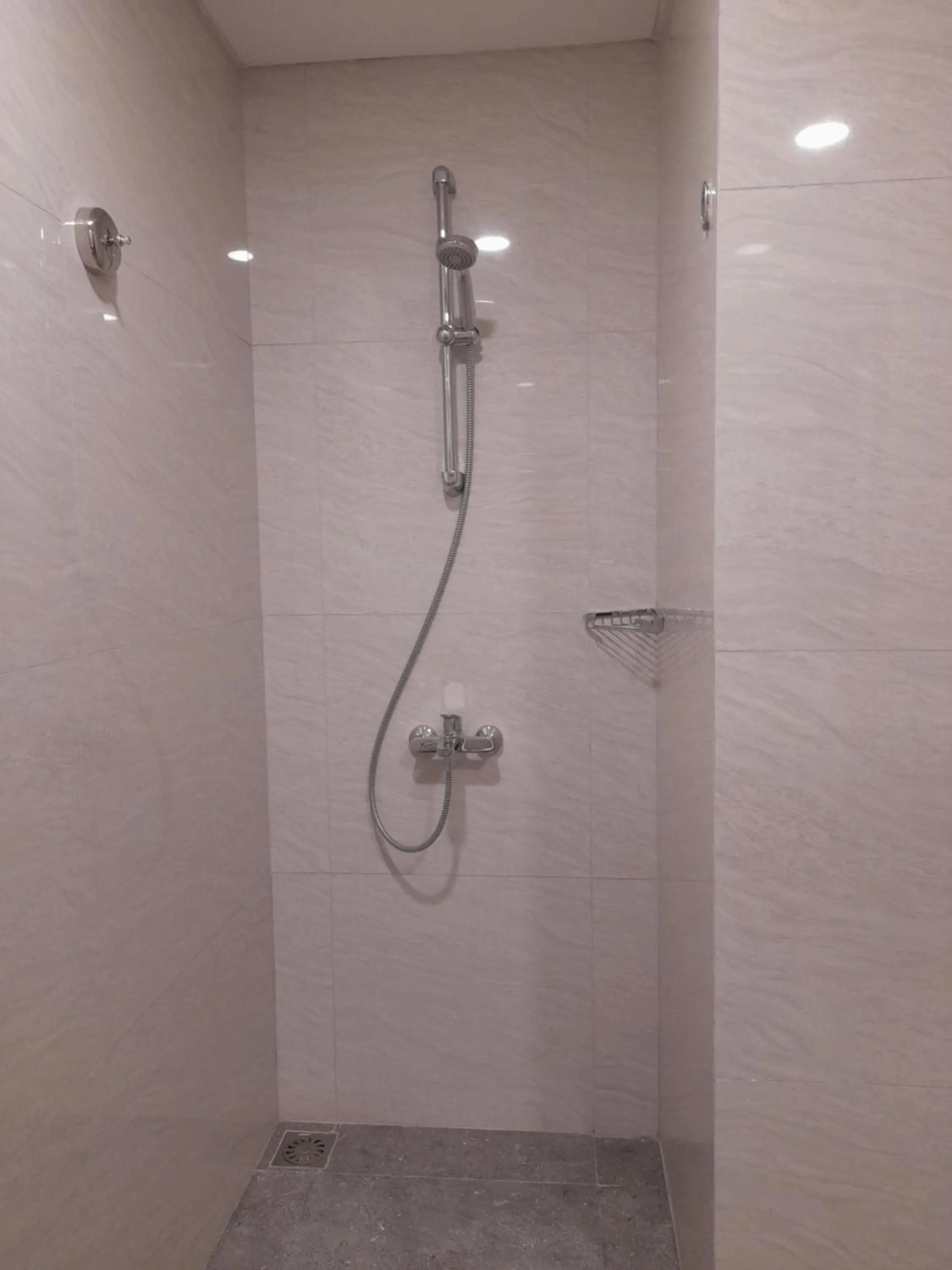 Shower in Kawana Golf Residence