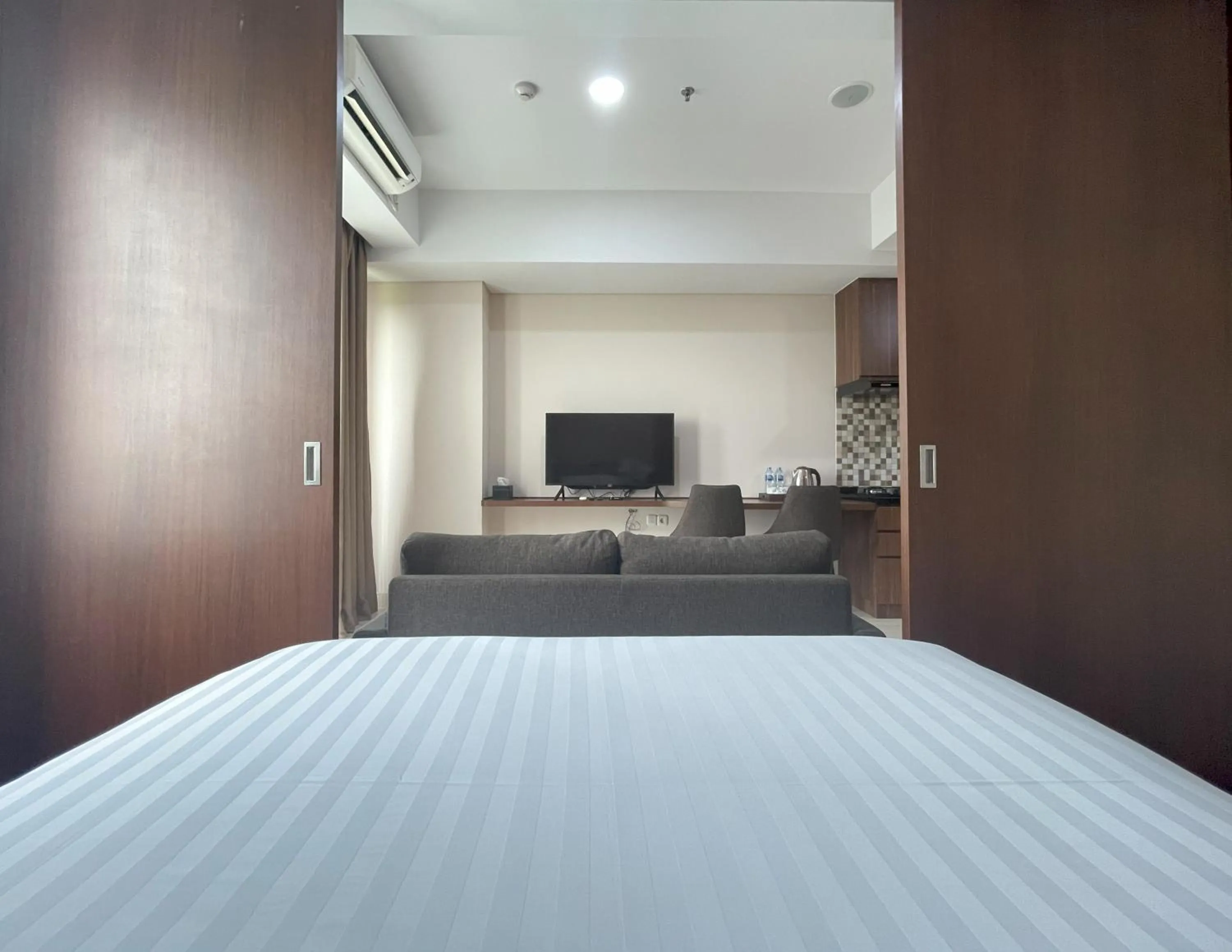 Bed in Kawana Golf Residence