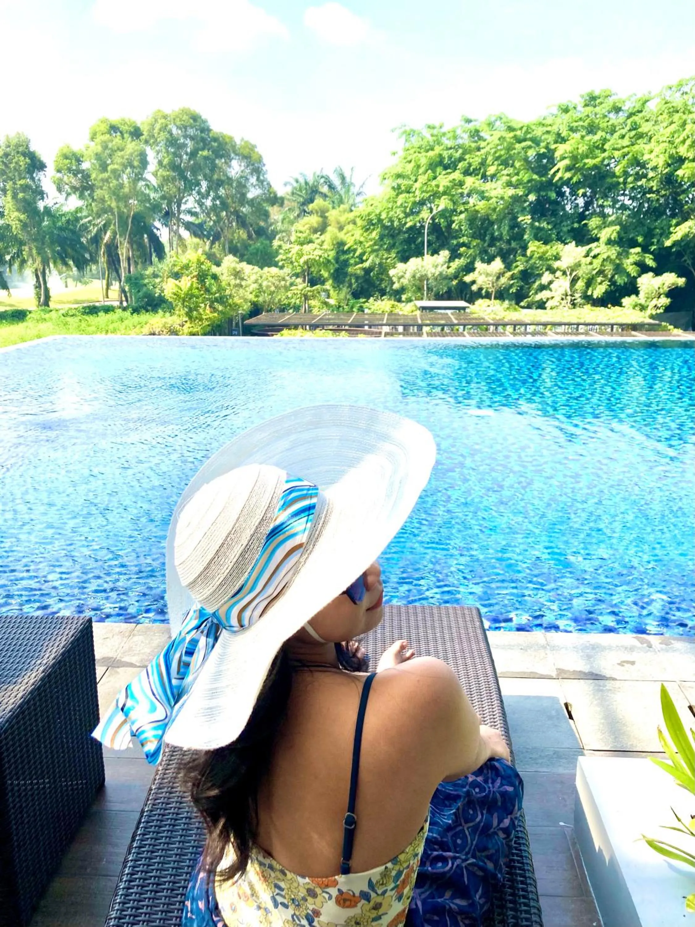 Swimming pool in Kawana Golf Residence