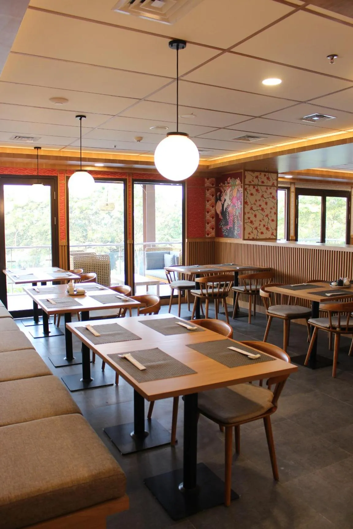 Restaurant/places to eat in Kawana Golf Residence