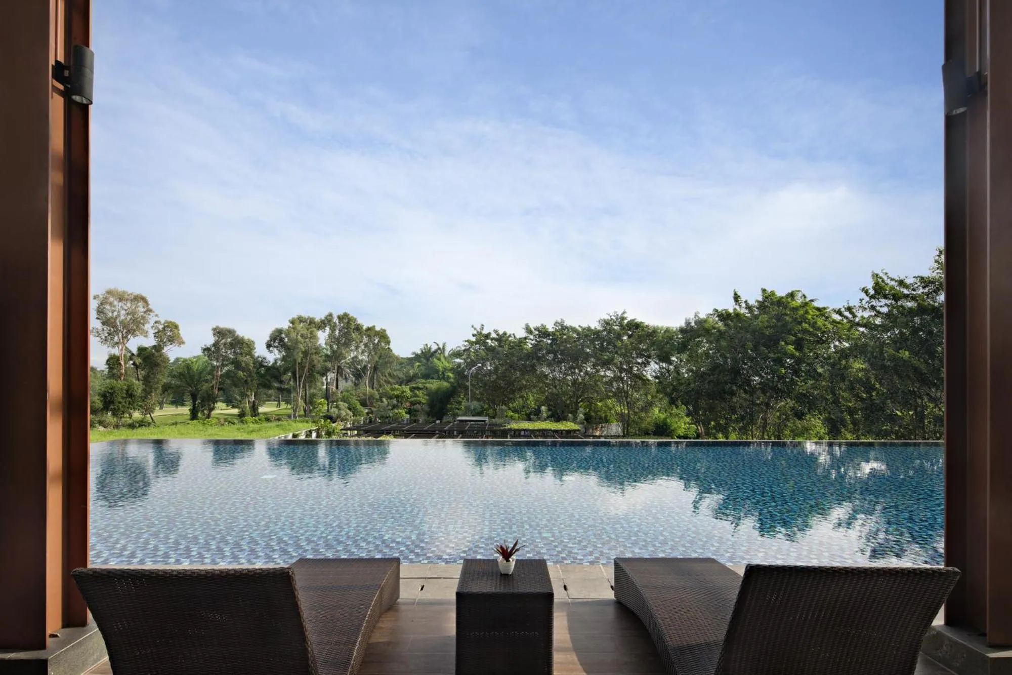 Swimming pool in Kawana Golf Residence