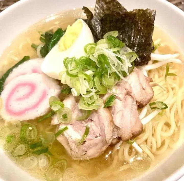 Restaurant/places to eat in Kawana Golf Residence