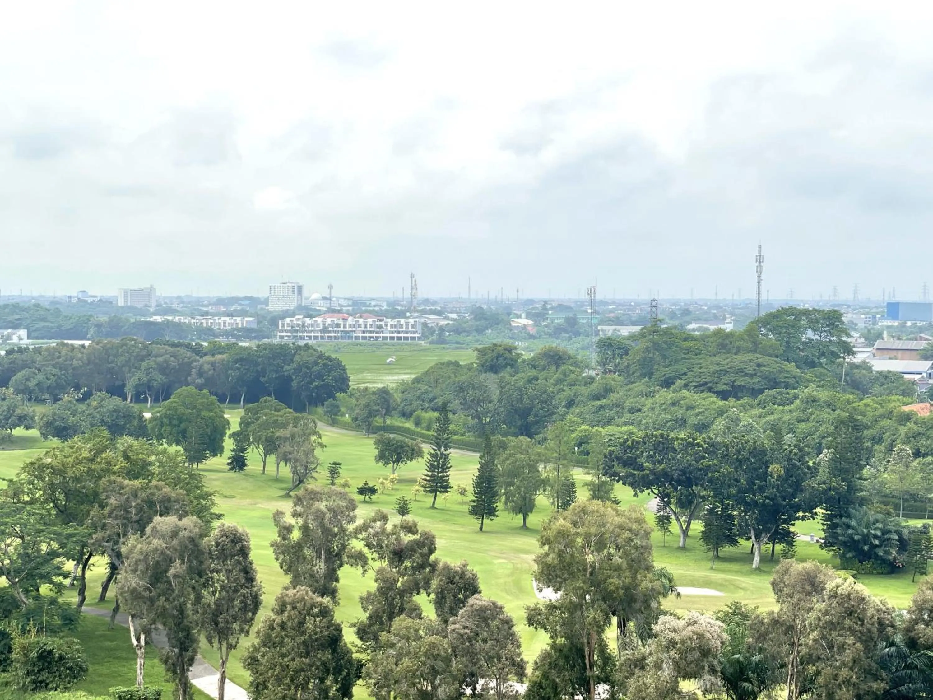 Golfcourse in Kawana Golf Residence