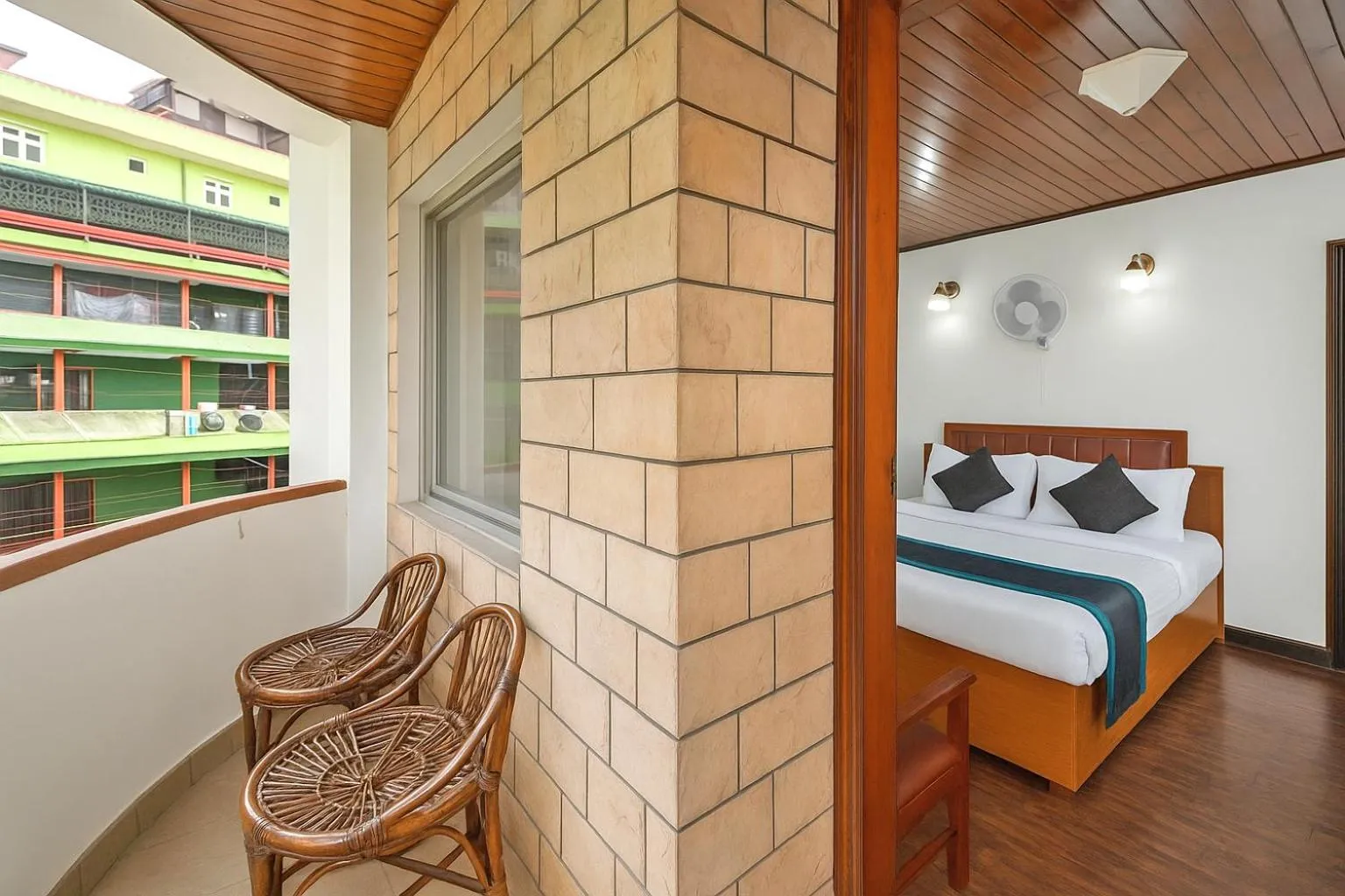 Bed in Central Hill Resort The Mall Road