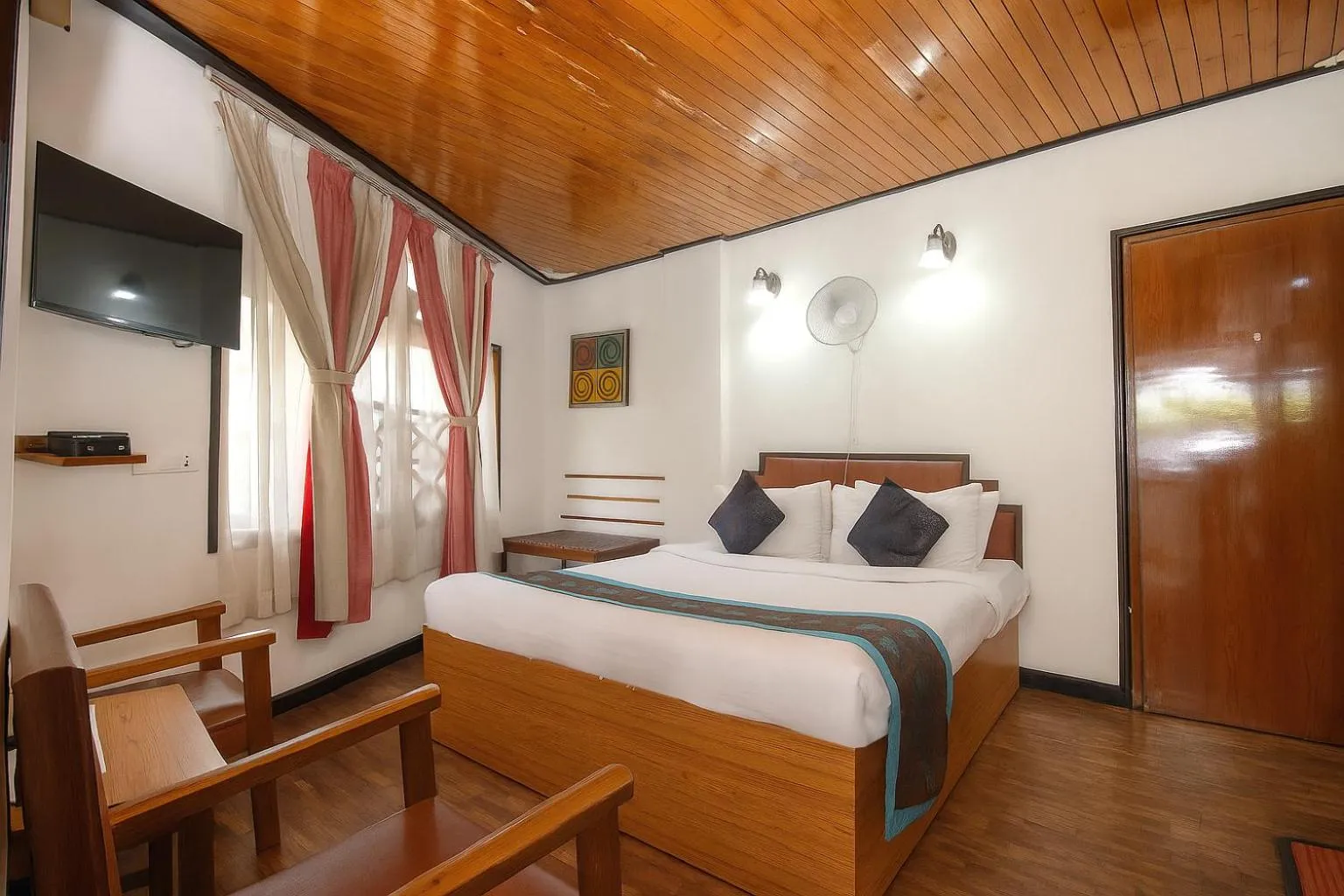 Bed in Central Hill Resort The Mall Road