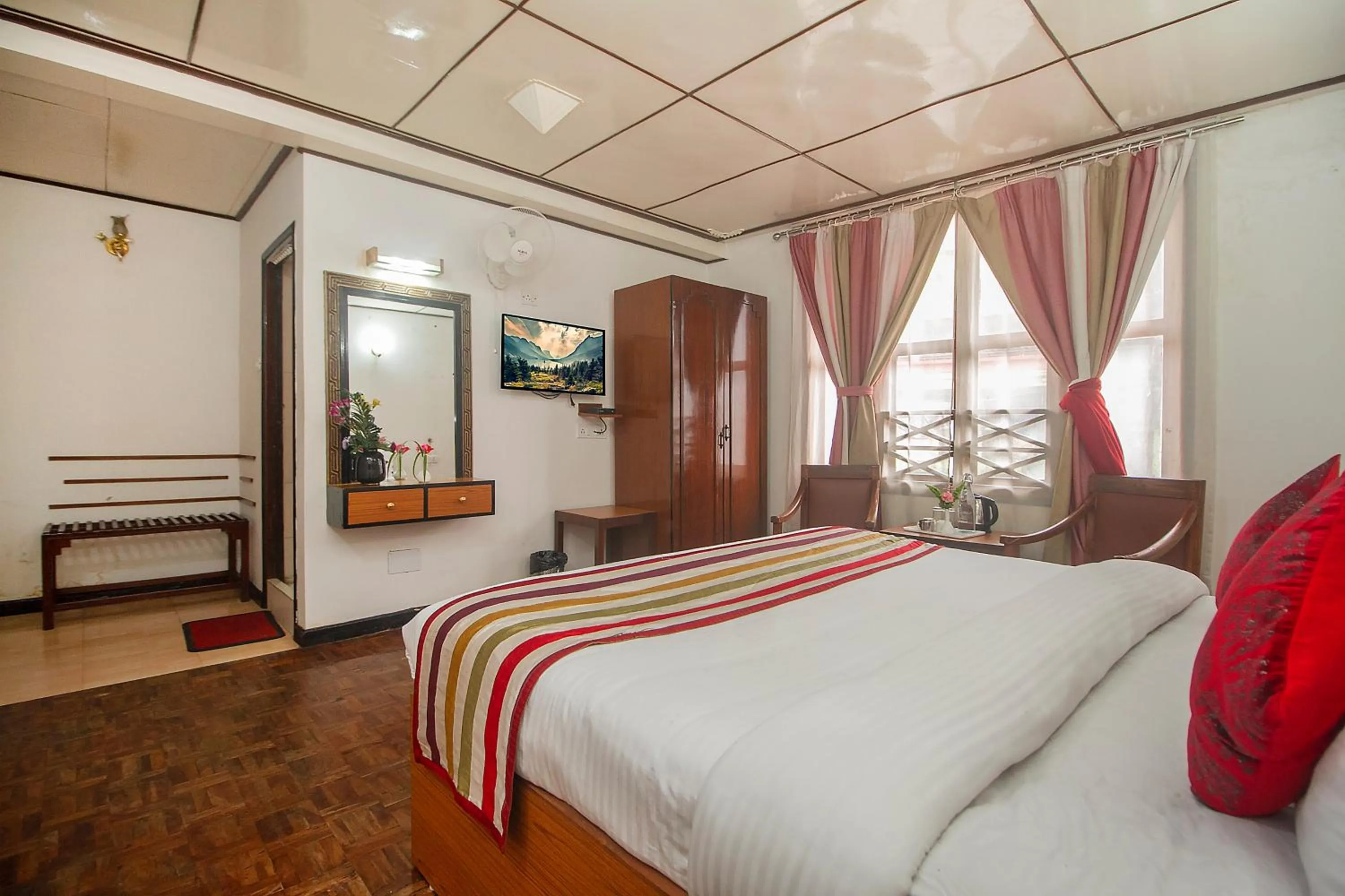 Bed in Central Hill Resort The Mall Road