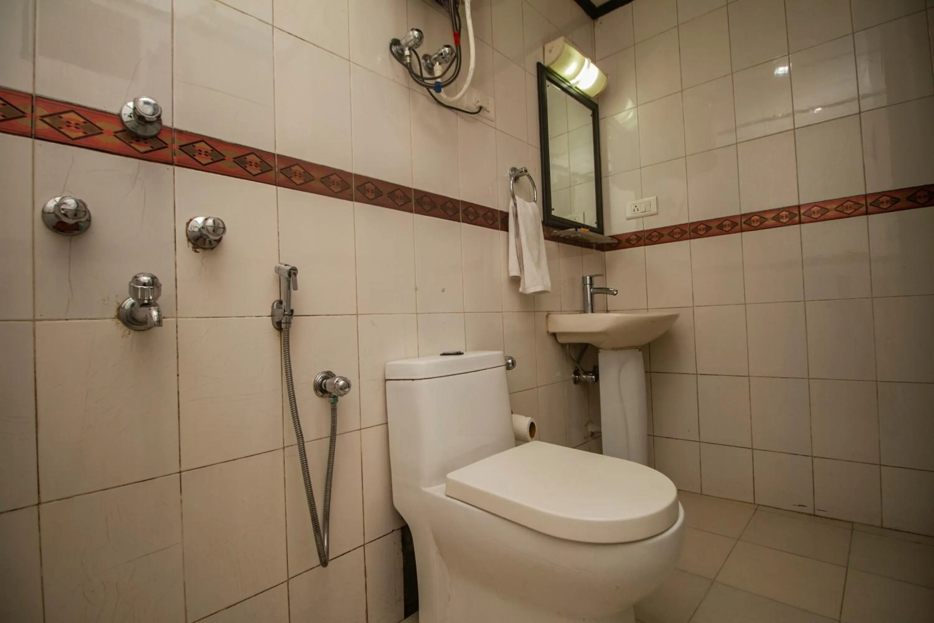 Bathroom in Central Hill Resort The Mall Road