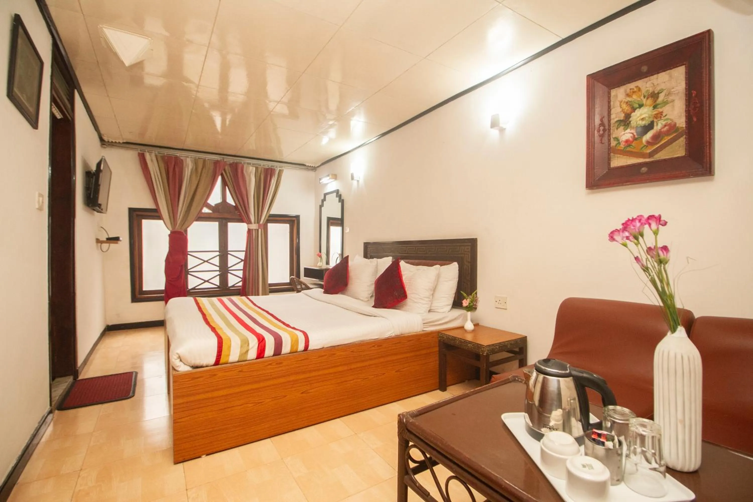 Bed in Central Hill Resort The Mall Road