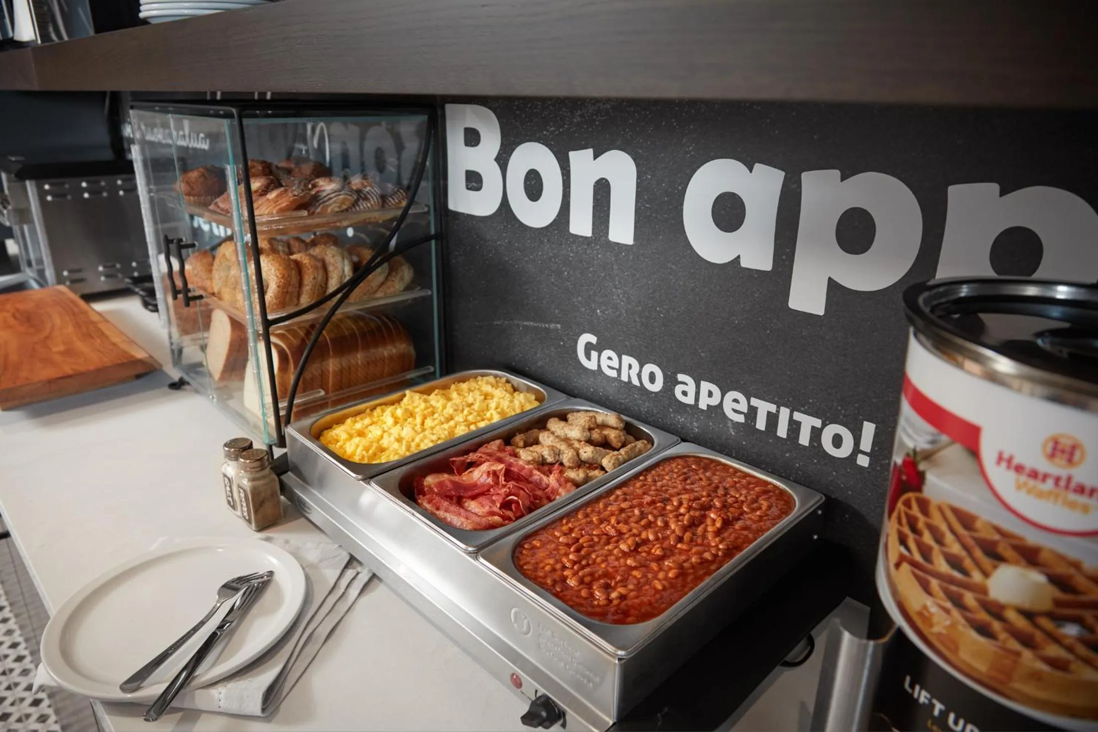 Buffet breakfast in Stay Inn Hotel Toronto