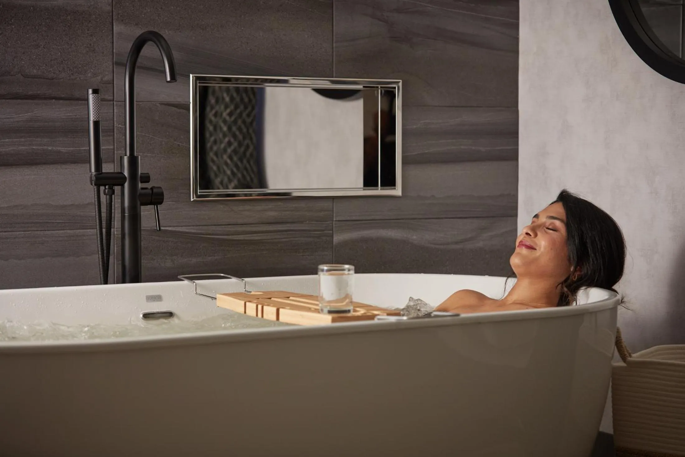 Bath in Stay Inn Hotel Toronto