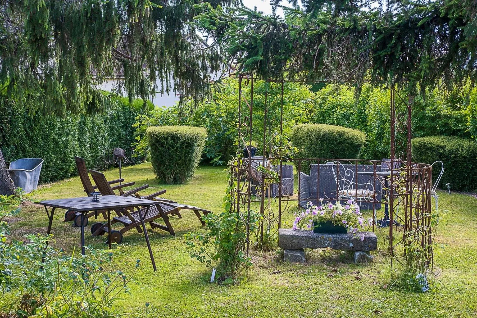 Garden in Le Clos Saint Paul