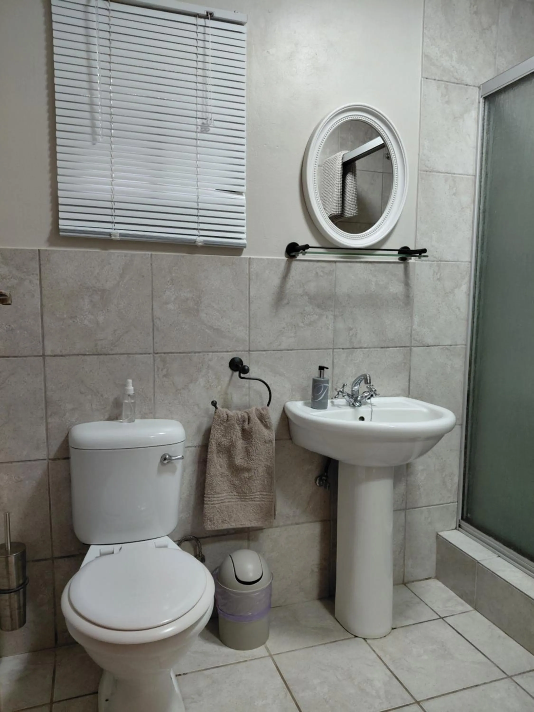 Bathroom in African Dreamz Guest House