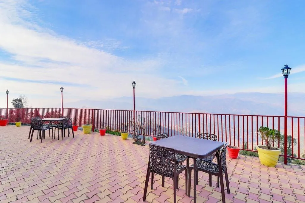 Dining area in Hotel Himdhara, Near Mall Road Dalhousie
