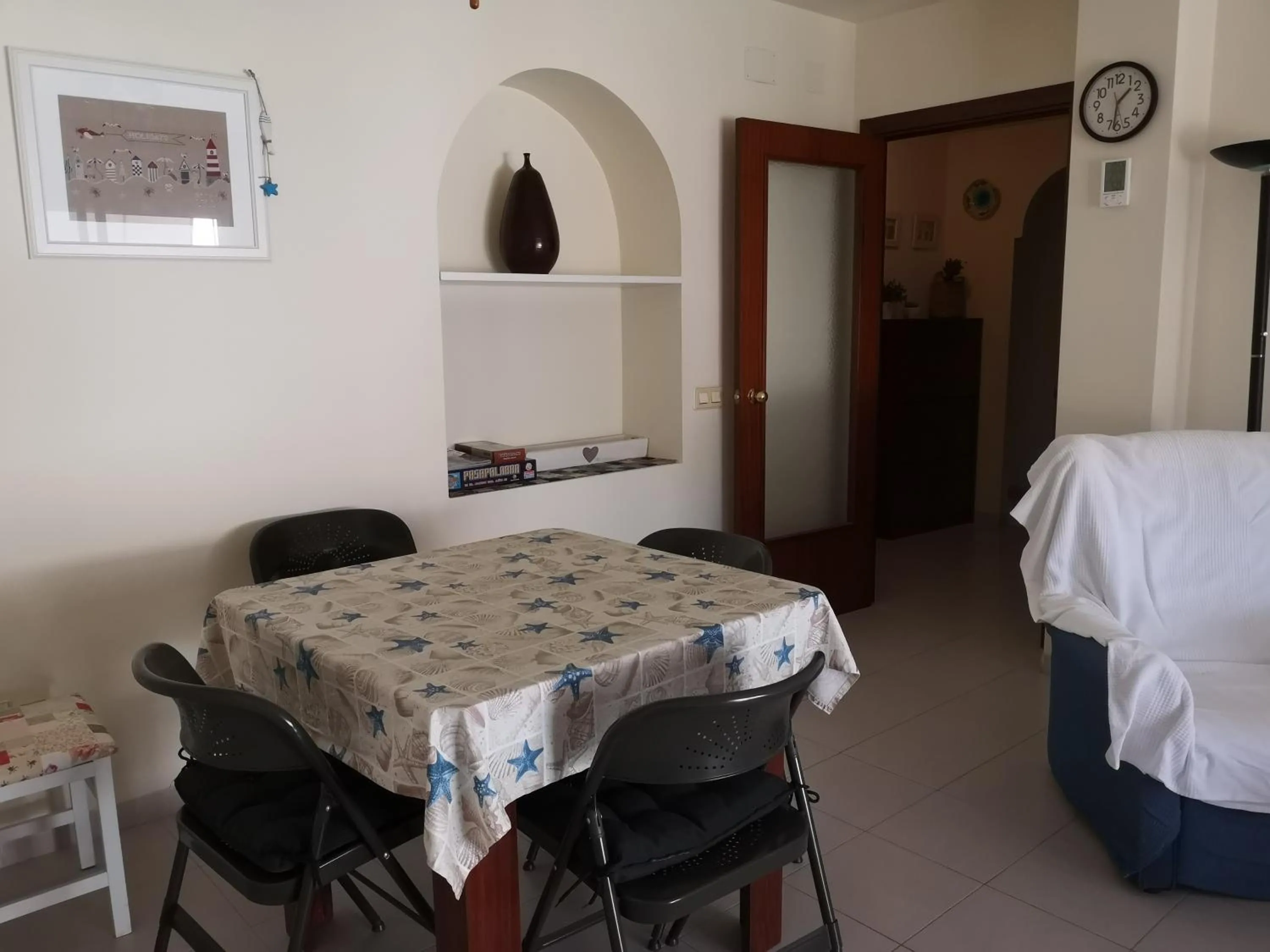 Dining area, Bed in LLOGUER30 Apartamento Lotus, piscina y parquing