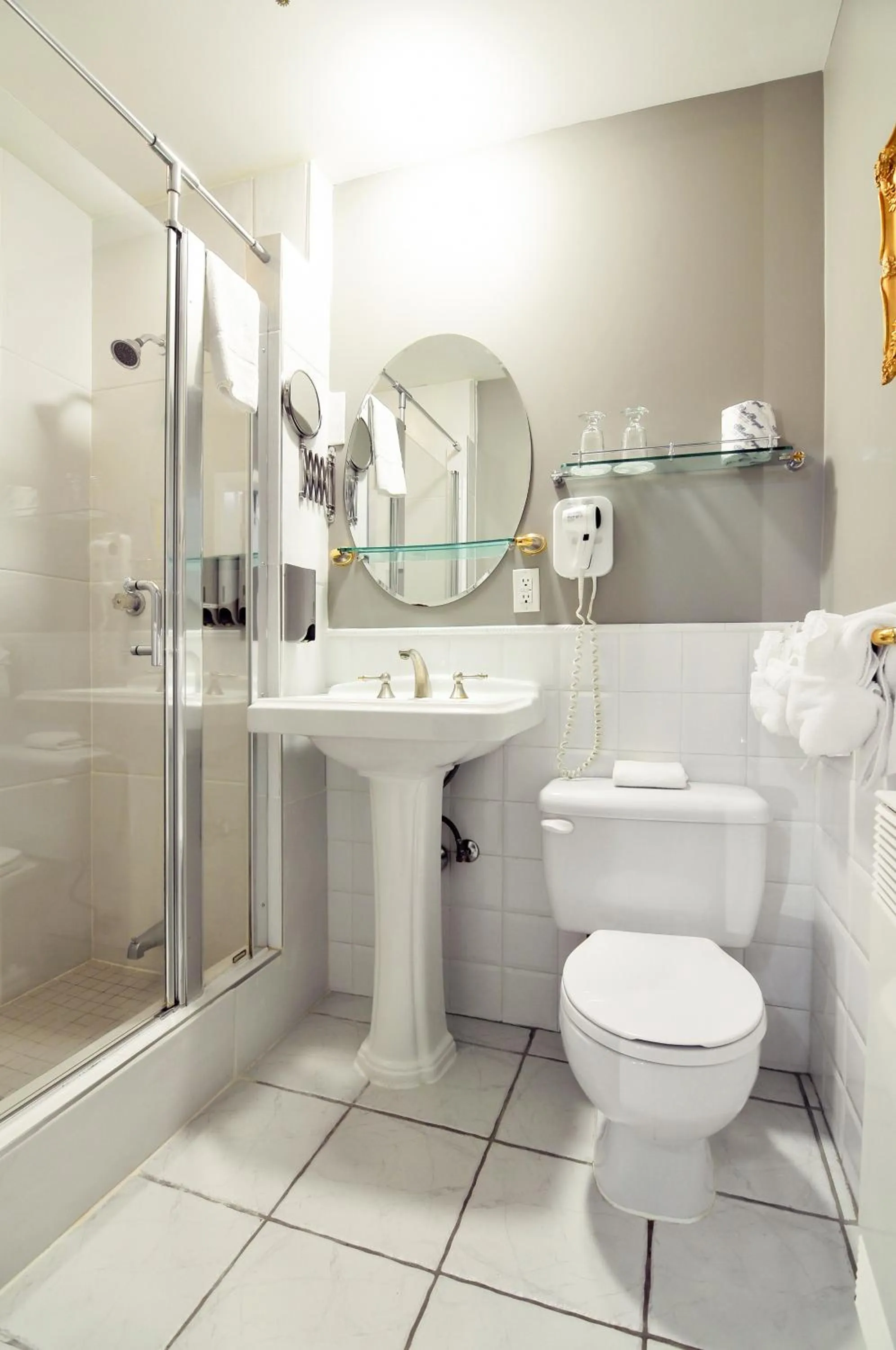 Bathroom in Auberge Le Pomerol