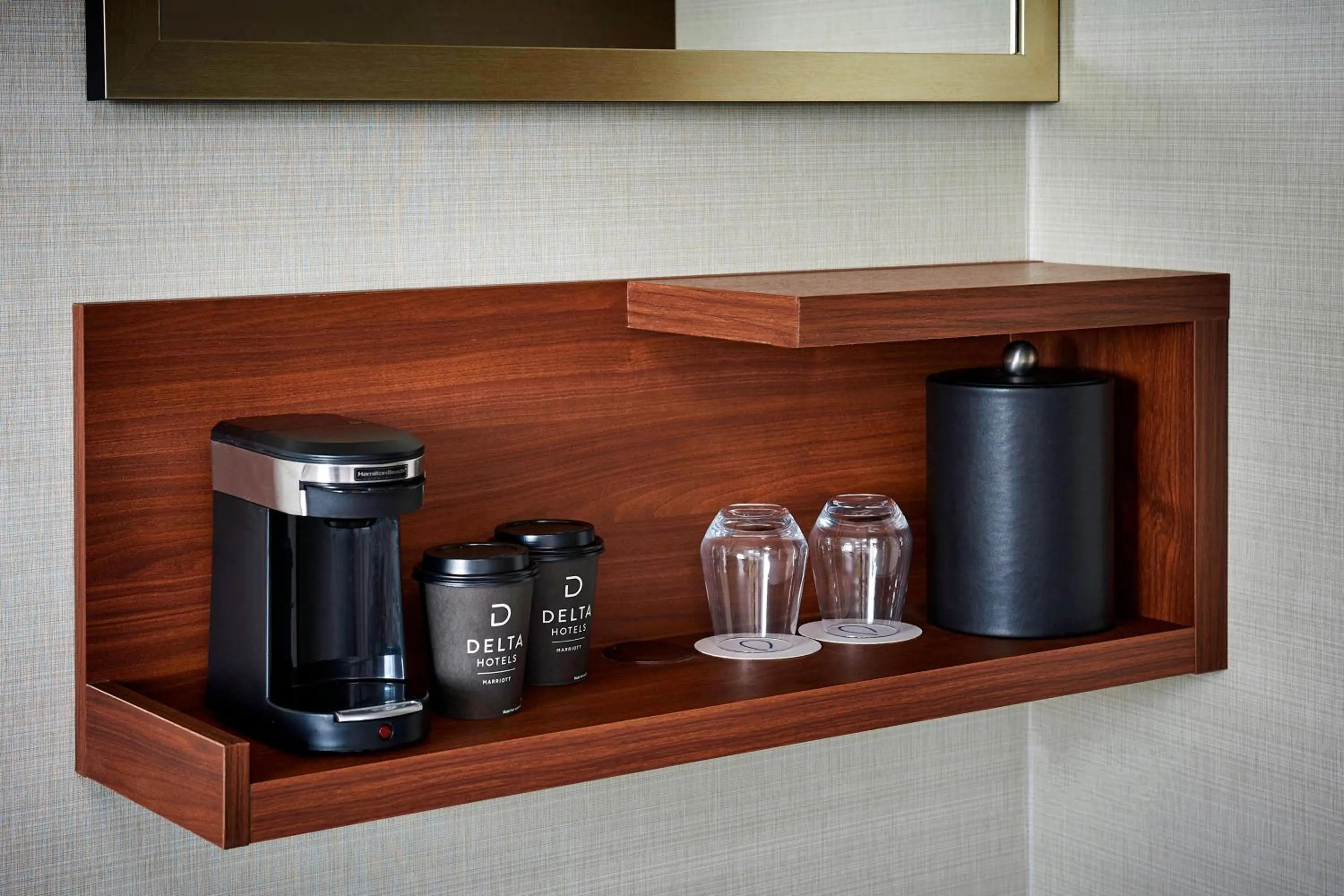 Photo of the whole room in Delta Hotels by Marriott Toronto Mississauga